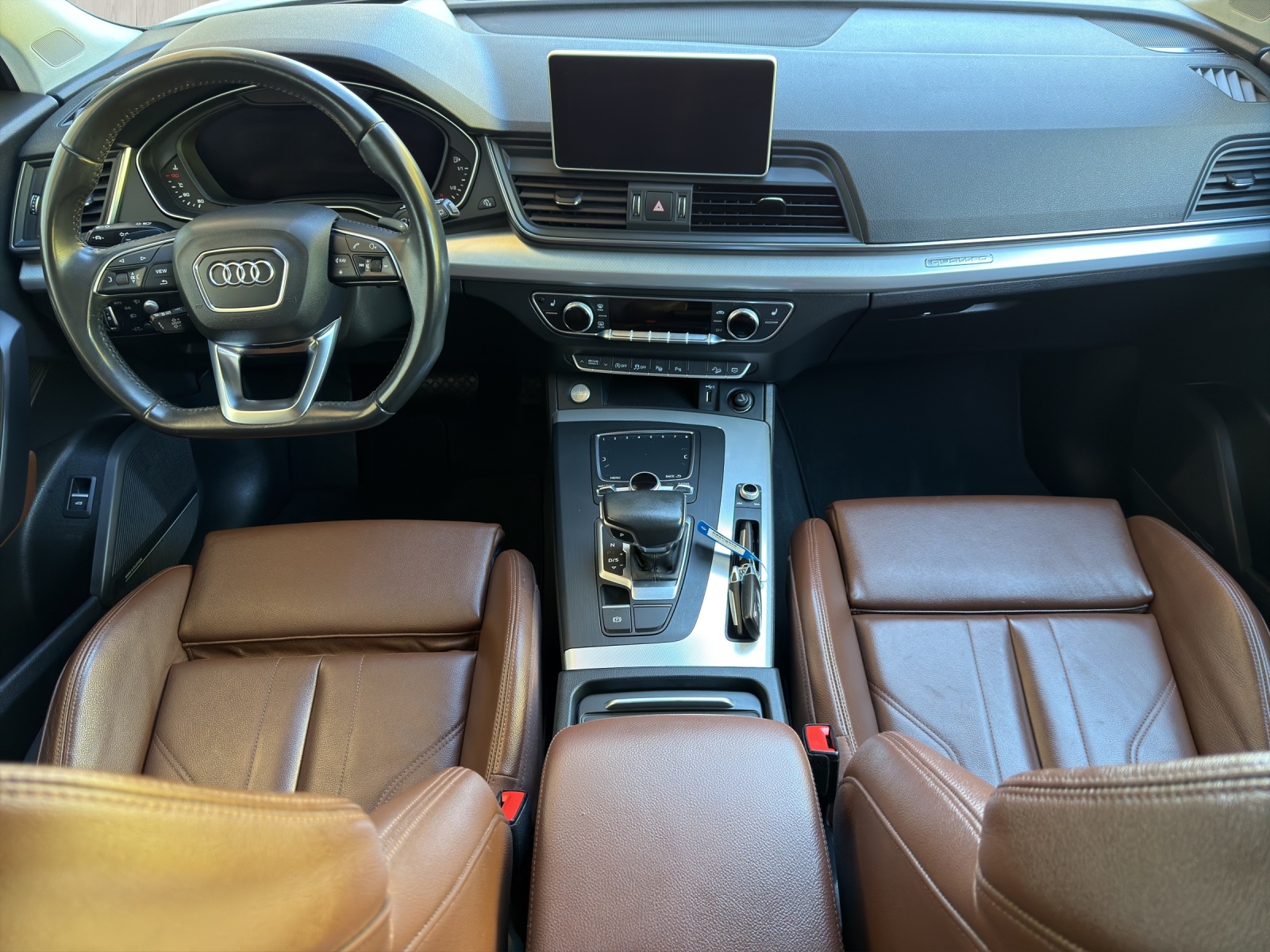 AUDI Q5 40 TDI sport quattro S-tronic-image-8