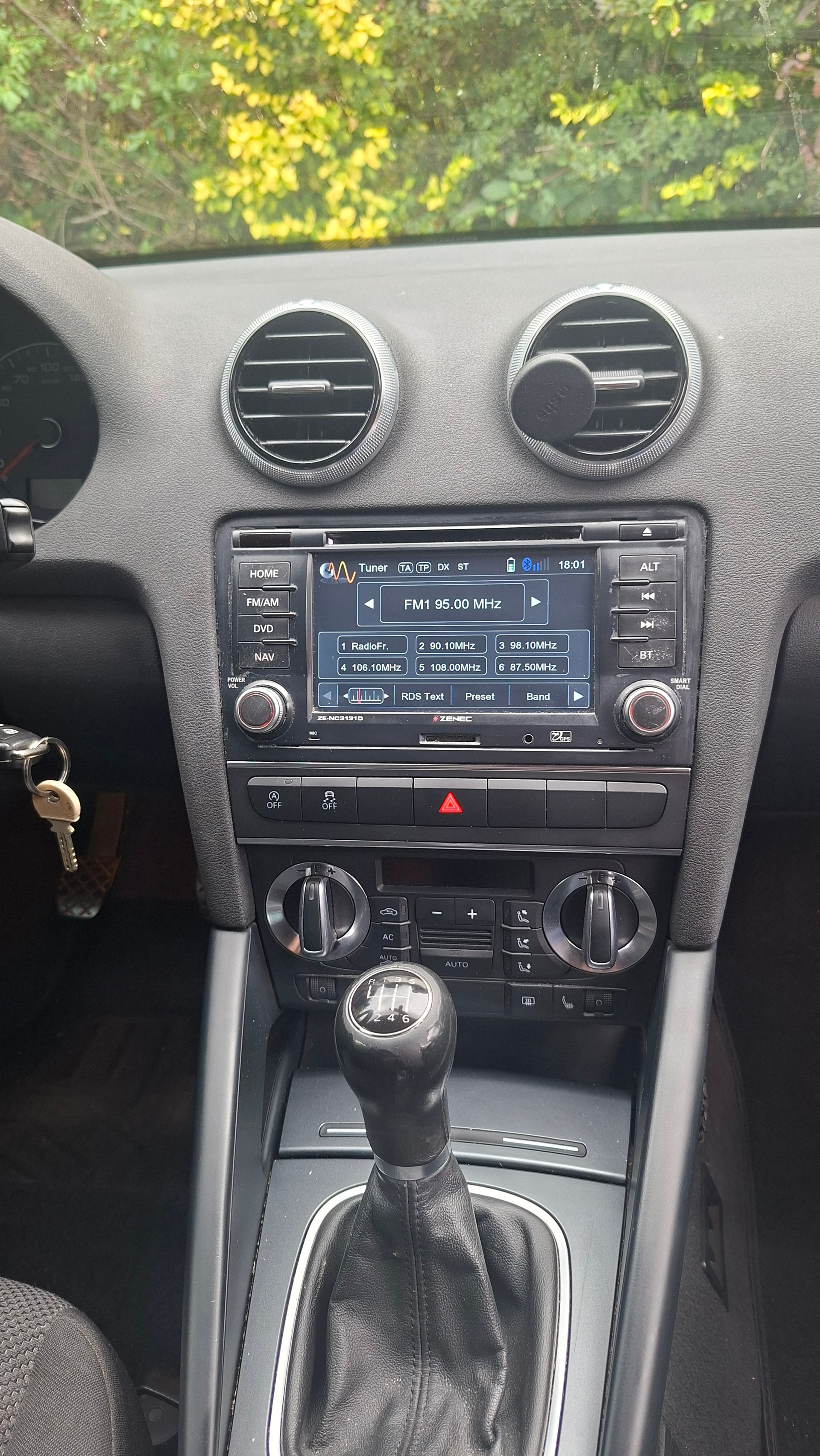 AUDI 1.4 T FSI Attraction-image-5