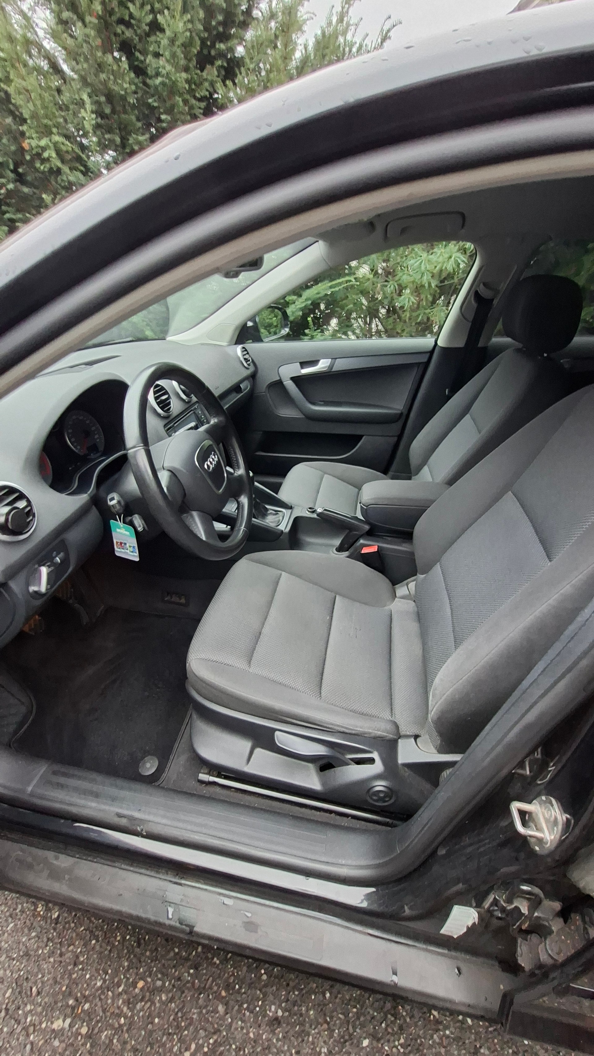 AUDI 1.4 T FSI Attraction-image-3