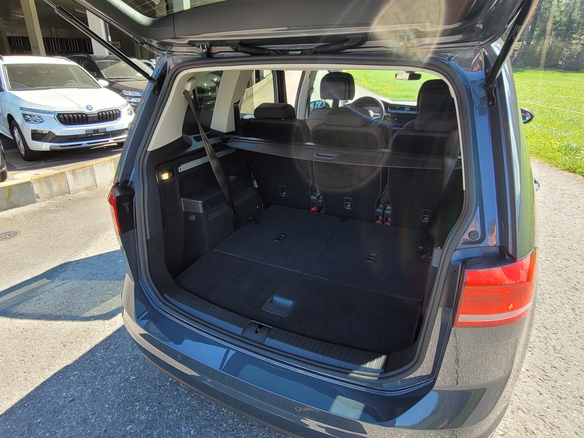 VW Touran 1.5 TSI EVO Comfortline DSG *7-Plätzer mit VW Herstellergarantie*-image-6