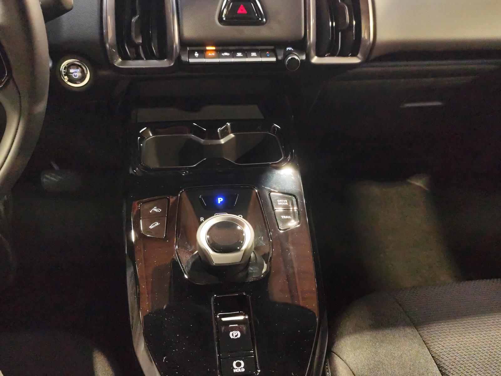 TOYOTA Urban Cruiser Trend AWD-image-13