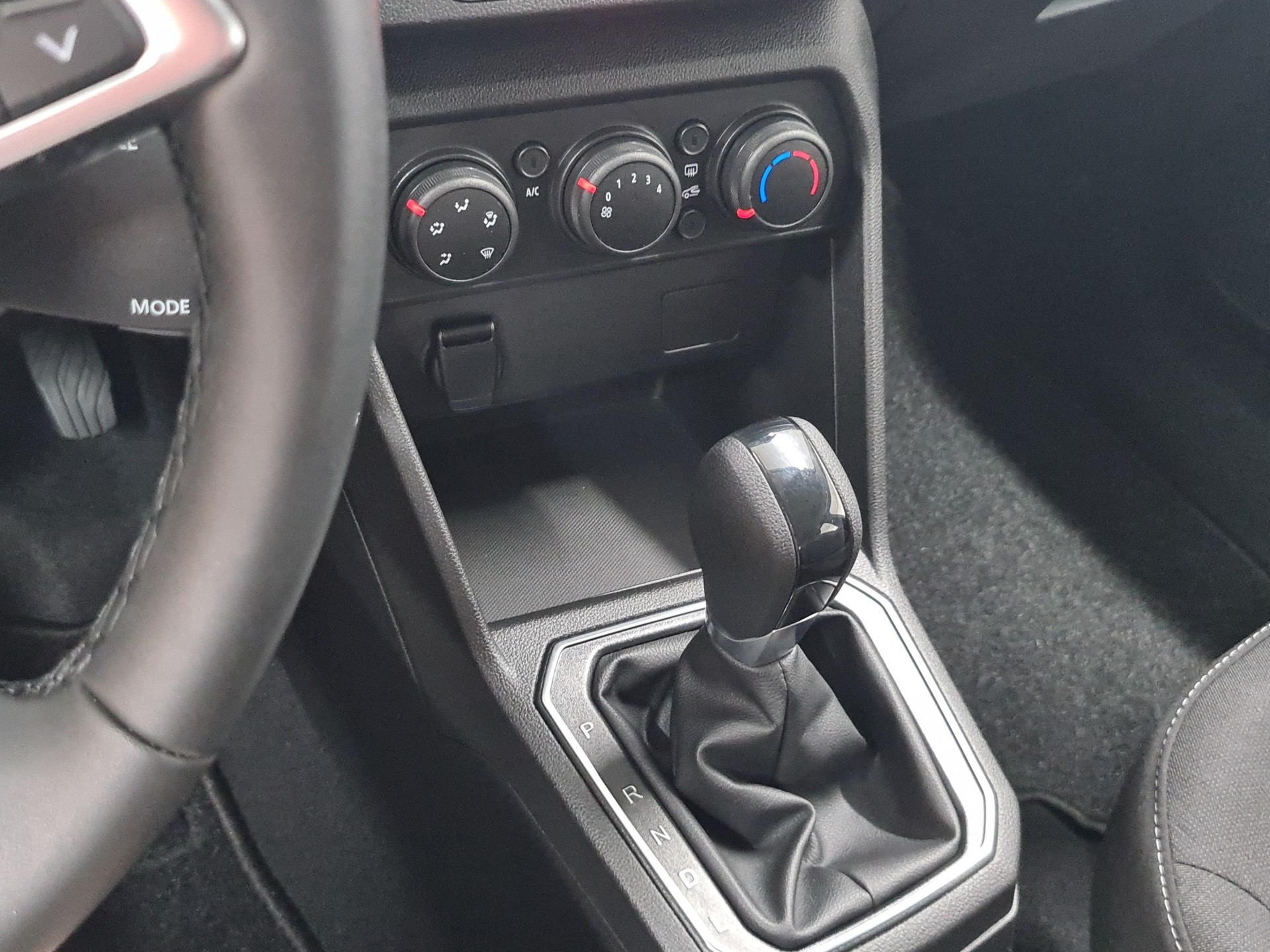 DACIA Sandero 1.0 TCe Comfort-image-10
