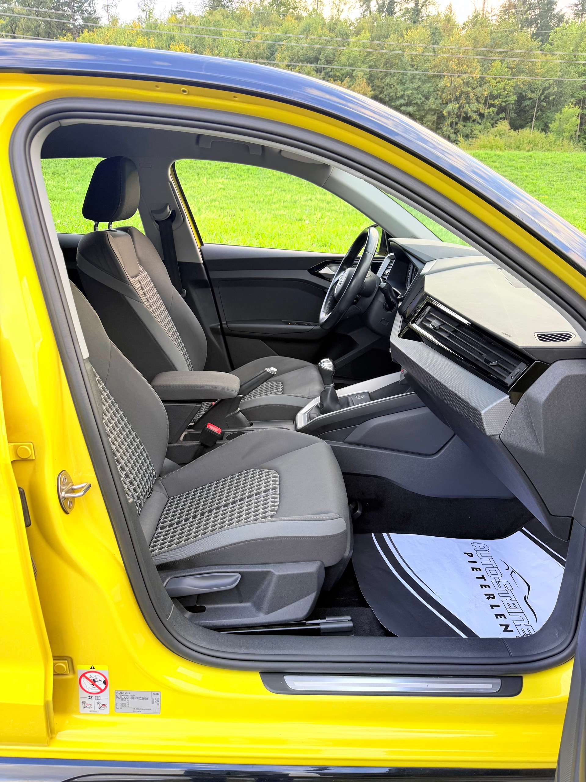 AUDI A1 "SPORTBACK" 30 TFSI 6 GANG SPORT GETRIEBE. VOLL OPTIONEN.CH WAGEN. NEUE 18" ALU RÄDER + WINTERRÄDER. NETTO PREIS 14`900.- !!-image-7