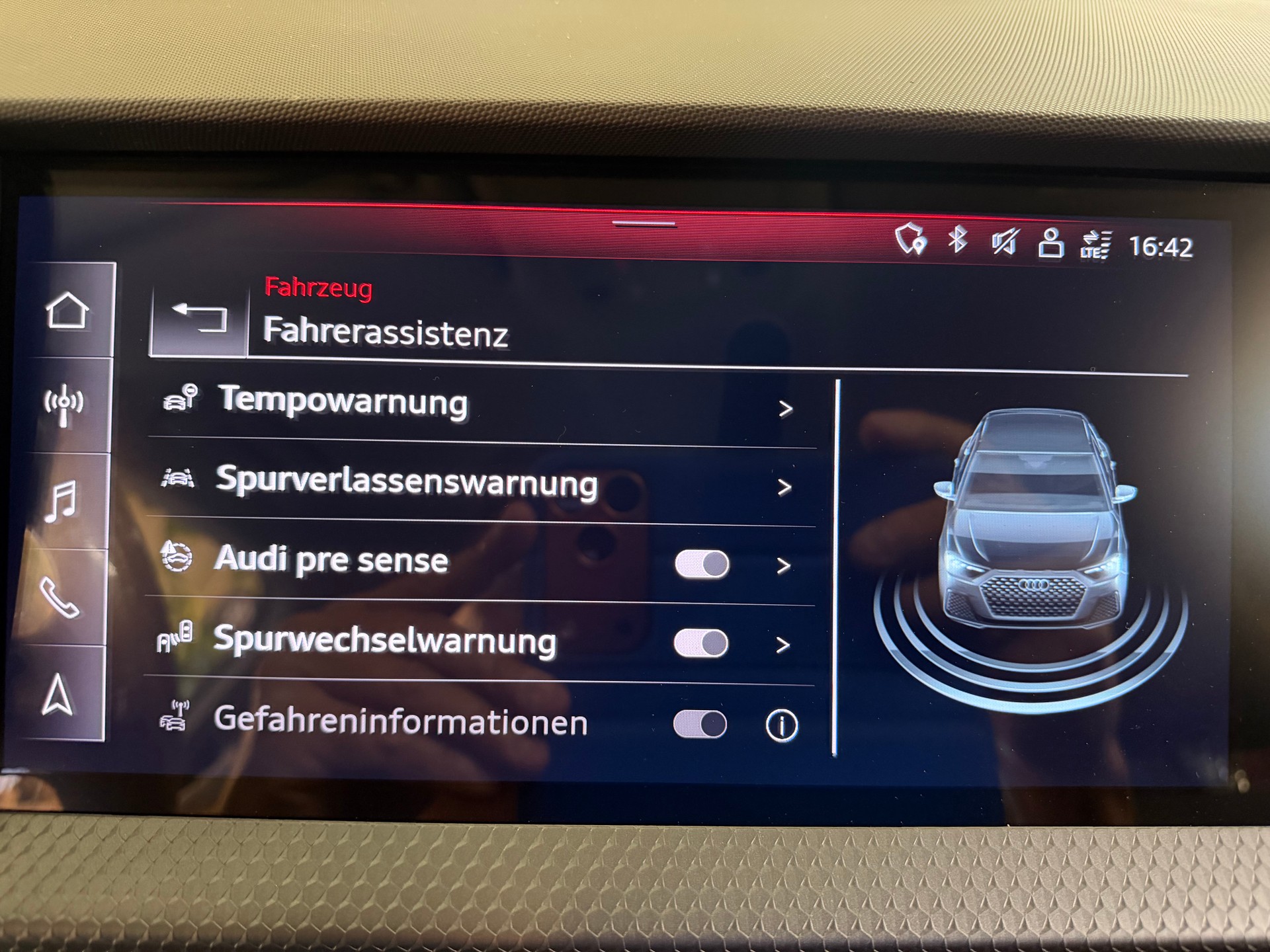 AUDI A1 "SPORTBACK" 30 TFSI 6 GANG SPORT GETRIEBE. VOLL OPTIONEN.CH WAGEN. NEUE 18" ALU RÄDER + WINTERRÄDER. NETTO PREIS 14`900.- !!-image-23