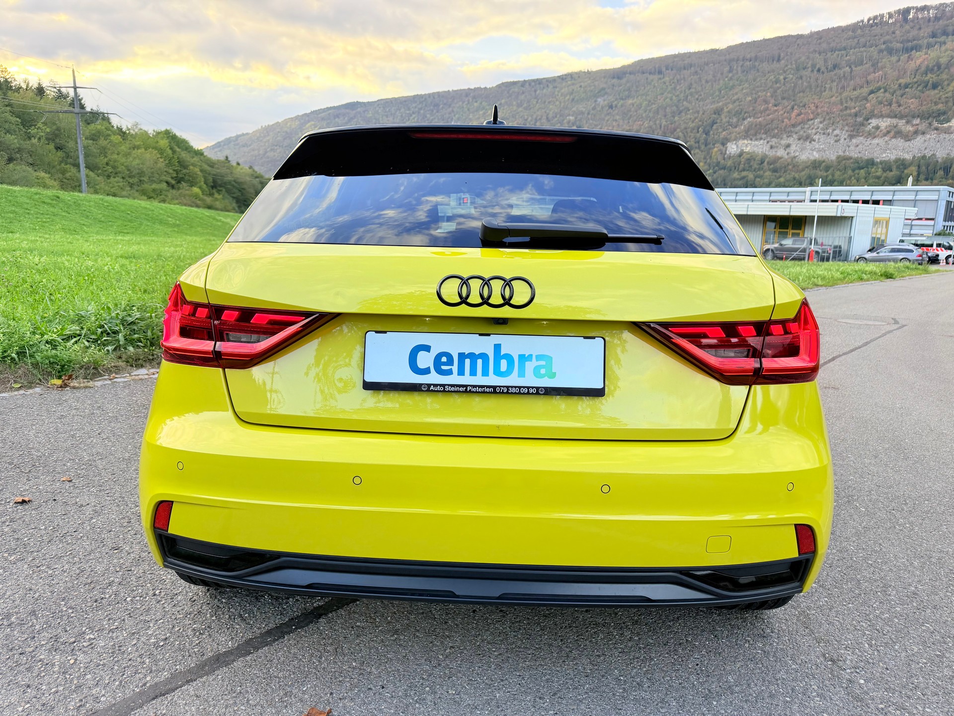 AUDI A1 "SPORTBACK" 30 TFSI 6 GANG SPORT GETRIEBE. VOLL OPTIONEN.CH WAGEN. NEUE 18" ALU RÄDER + WINTERRÄDER. NETTO PREIS 14`900.- !!-image-18