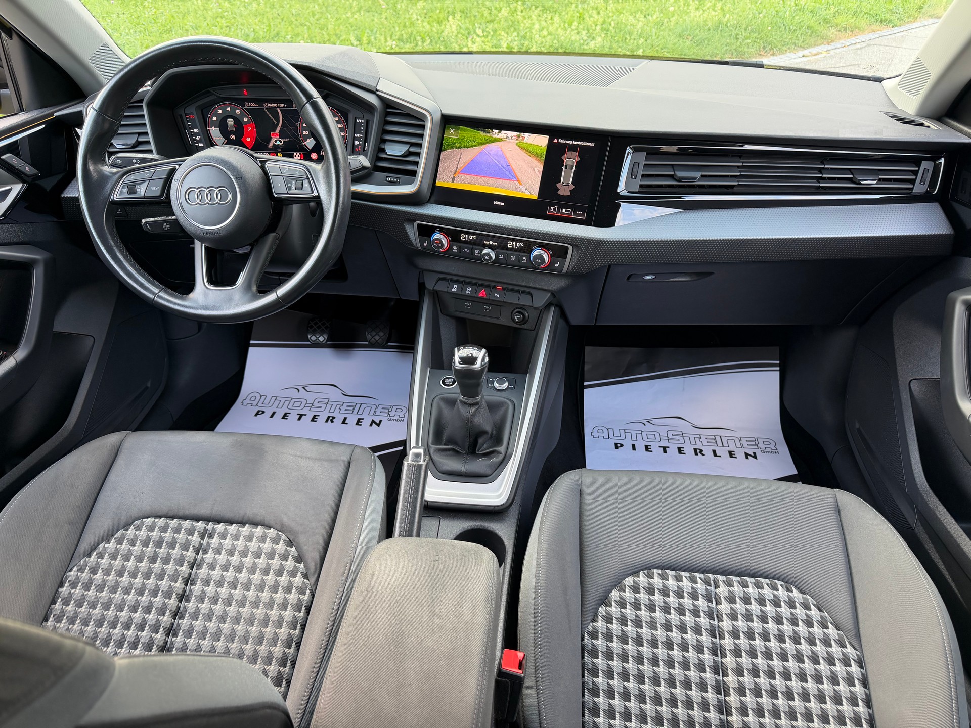 AUDI A1 "SPORTBACK" 30 TFSI 6 GANG SPORT GETRIEBE. VOLL OPTIONEN.CH WAGEN. NEUE 18" ALU RÄDER + WINTERRÄDER. NETTO PREIS 14`900.- !!-image-5