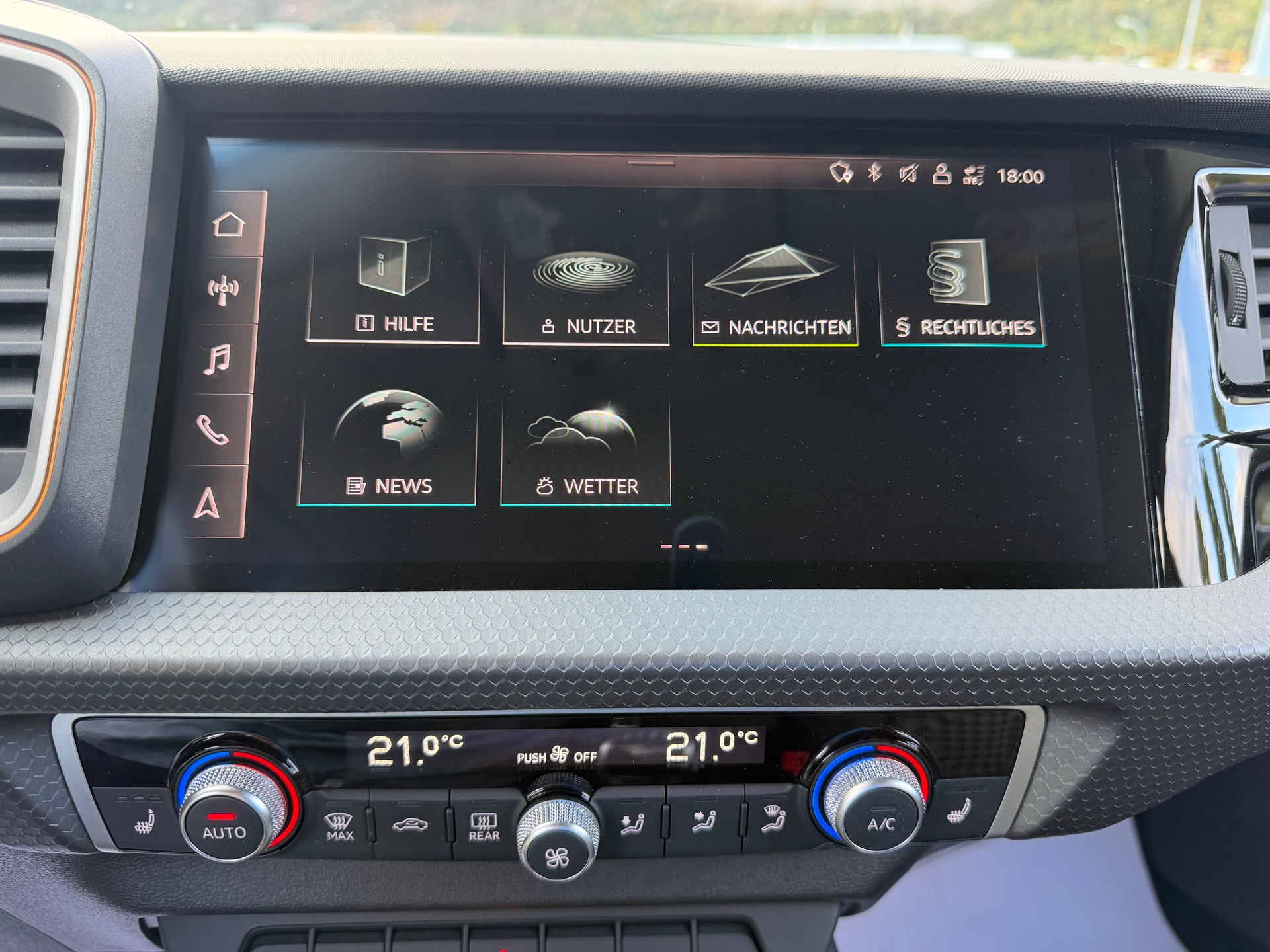 AUDI A1 "SPORTBACK" 30 TFSI 6 GANG SPORT GETRIEBE. VOLL OPTIONEN.CH WAGEN. NEUE 18" ALU RÄDER + WINTERRÄDER. NETTO PREIS 14`900.- !!-image-26