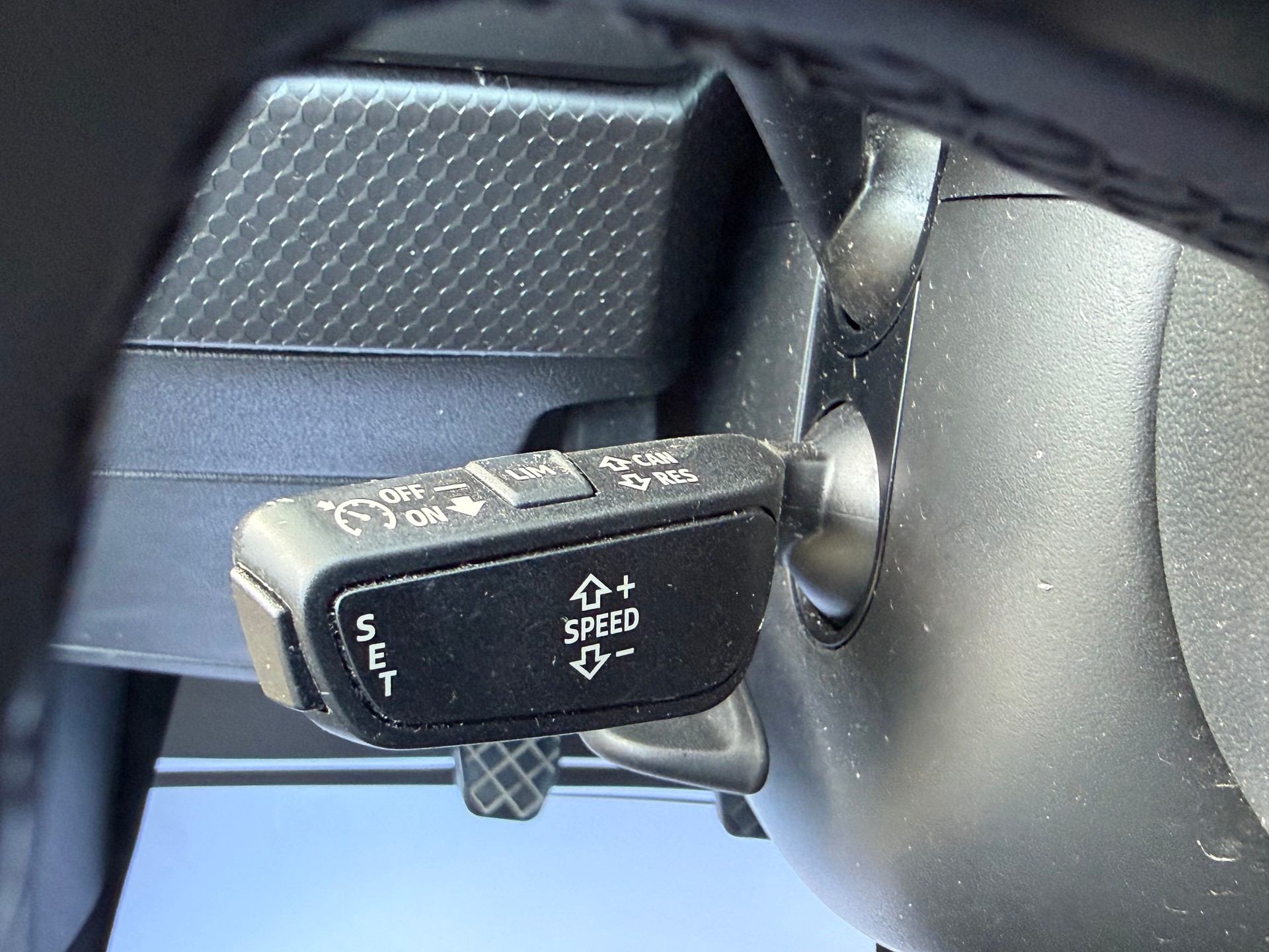AUDI A1 "SPORTBACK" 30 TFSI 6 GANG SPORT GETRIEBE. VOLL OPTIONEN.CH WAGEN. NEUE 18" ALU RÄDER + WINTERRÄDER. NETTO PREIS 14`900.- !!-image-25