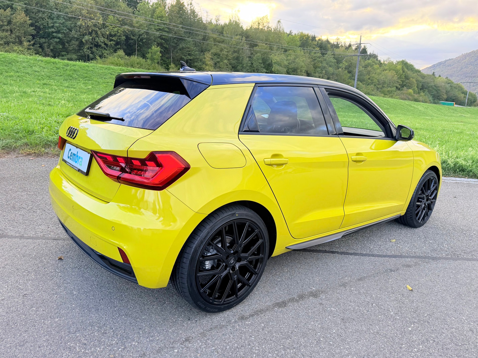 AUDI A1 "SPORTBACK" 30 TFSI 6 GANG SPORT GETRIEBE. VOLL OPTIONEN.CH WAGEN. NEUE 18" ALU RÄDER + WINTERRÄDER. NETTO PREIS 14`900.- !!-image-13