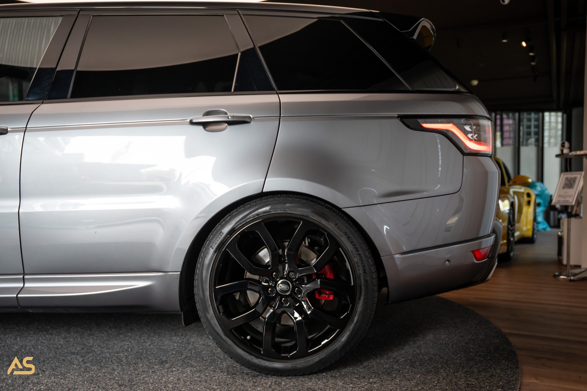 LAND ROVER Range Rover Sport P525 V8 S/C HSE Dynamic BLACK-PACK (CH) Standheizung | AHK 3.5t | Assistenzpaket | HUD-showroom-element-3