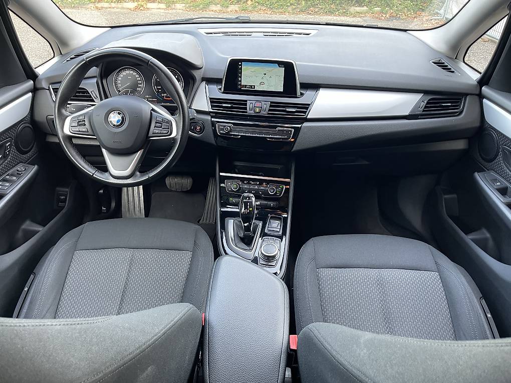 BMW 218-image-4