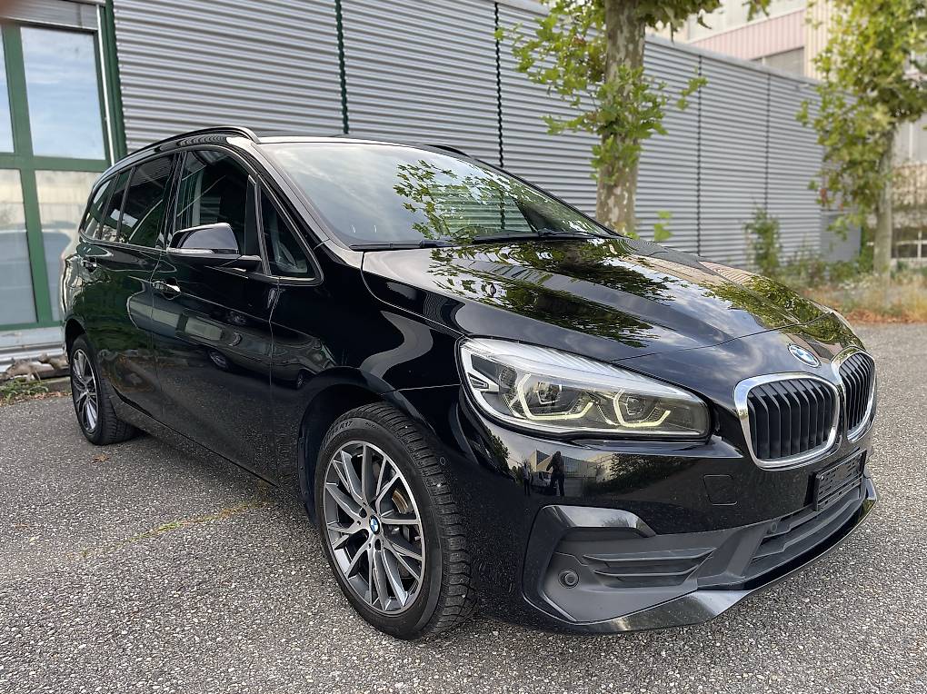 BMW 218-image-0