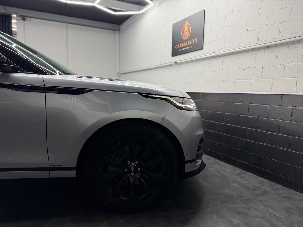 LAND ROVER Range Rover Velar R-Dynamic P 380 SE | CH-Auto | Meridian | Luftfahrwerk | 360° Kamera | ACC-image-8