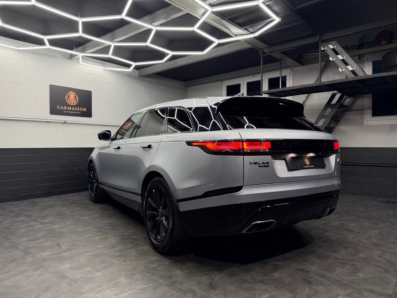 LAND ROVER Range Rover Velar R-Dynamic P 380 SE | CH-Auto | Meridian | Luftfahrwerk | 360° Kamera | ACC-image-5
