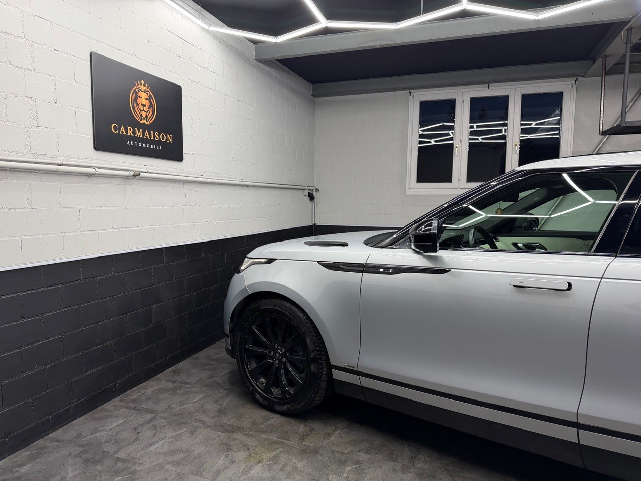 LAND ROVER Range Rover Velar R-Dynamic P 380 SE | CH-Auto | Meridian | Luftfahrwerk | 360° Kamera | ACC-image-9