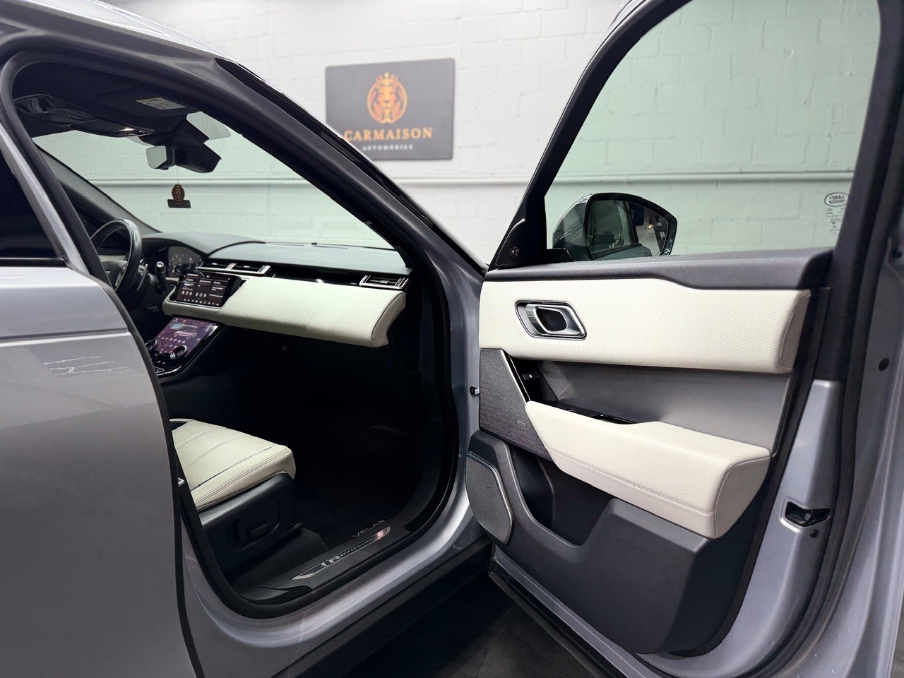 LAND ROVER Range Rover Velar R-Dynamic P 380 SE | CH-Auto | Meridian | Luftfahrwerk | 360° Kamera | ACC-image-19