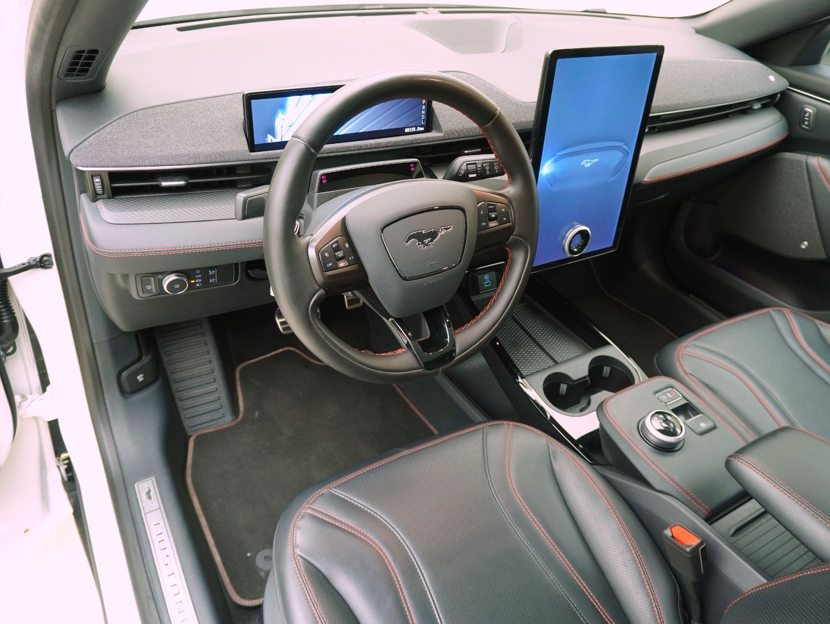 FORD Mustang Mach-E Extended AWD-image-10