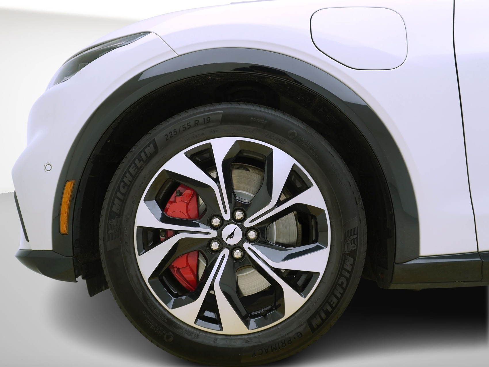 FORD Mustang Mach-E Extended AWD-image-6