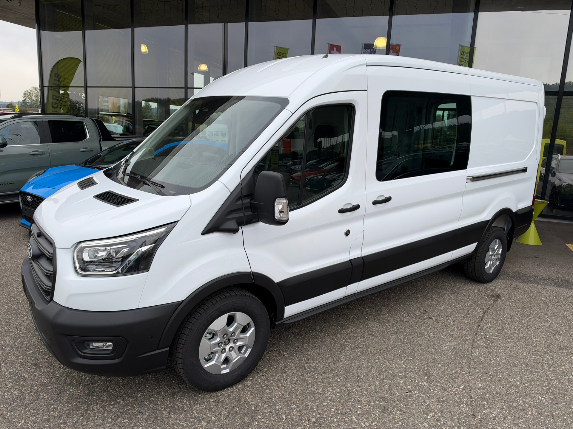 FORD Transit Van 350 L3 Trend 2.0 TDCi 170 FWD A-image-2