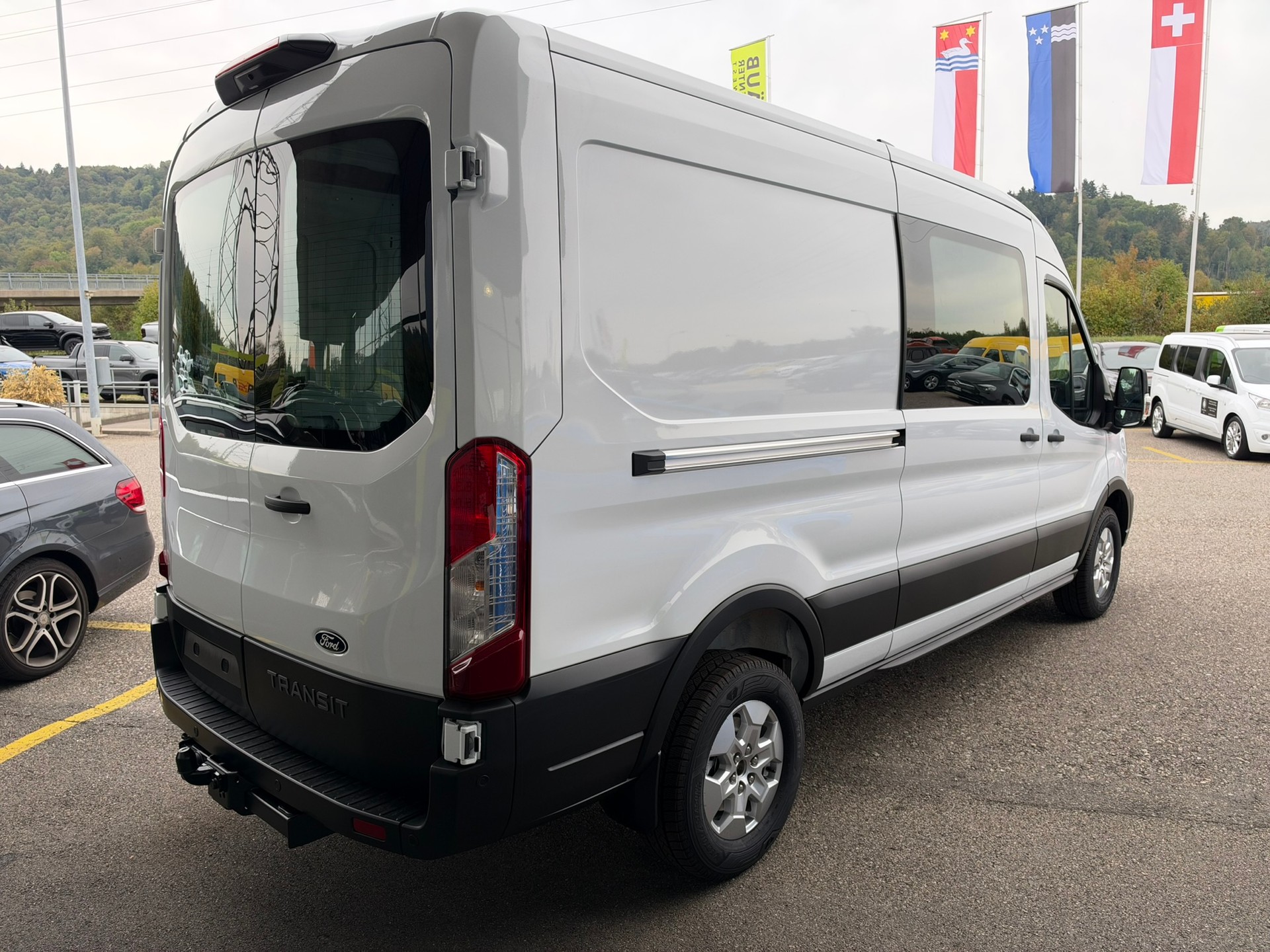 FORD Transit Van 350 L3 Trend 2.0 TDCi 170 FWD A-image-5