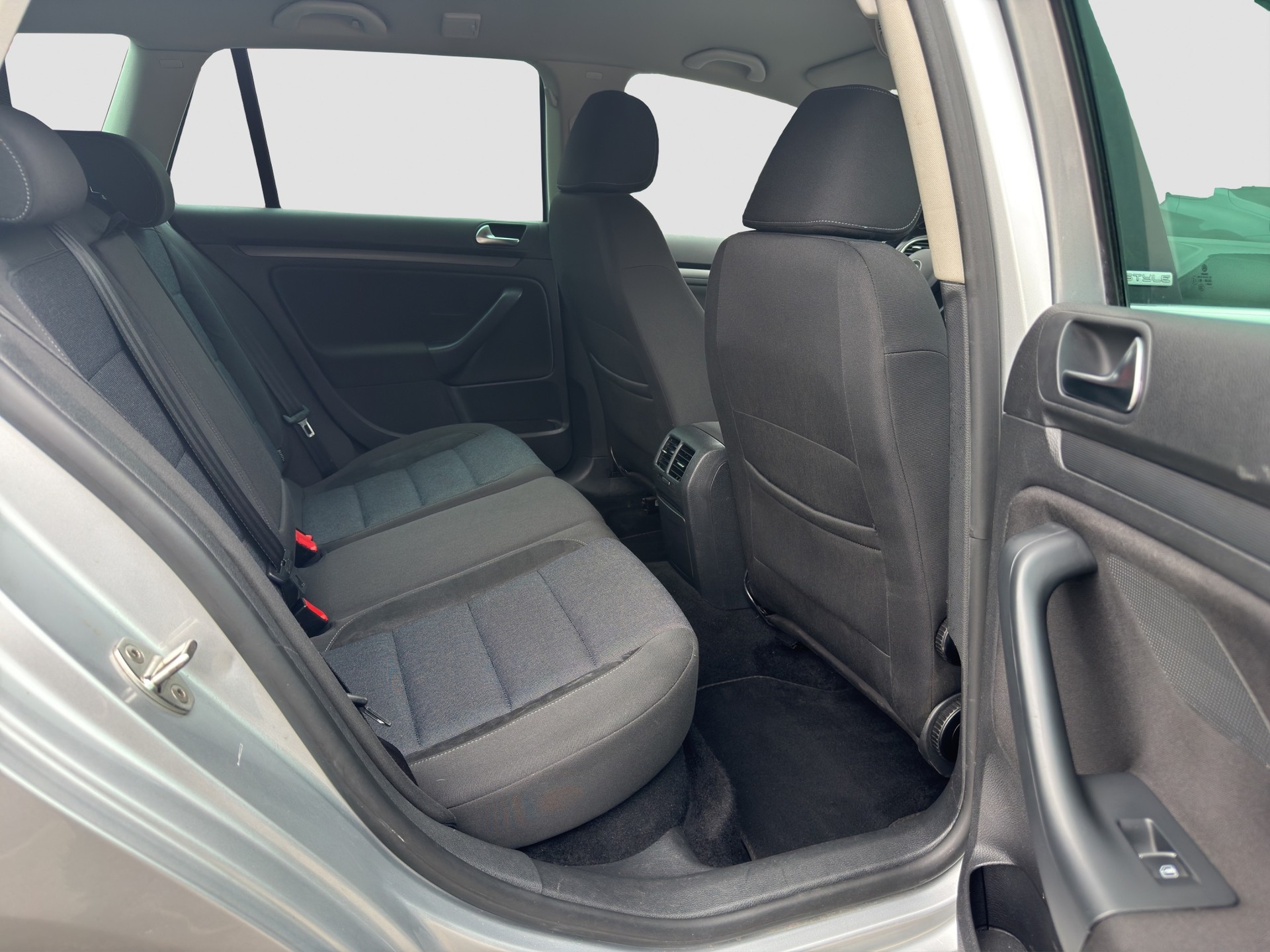 VW GOLF-image-10