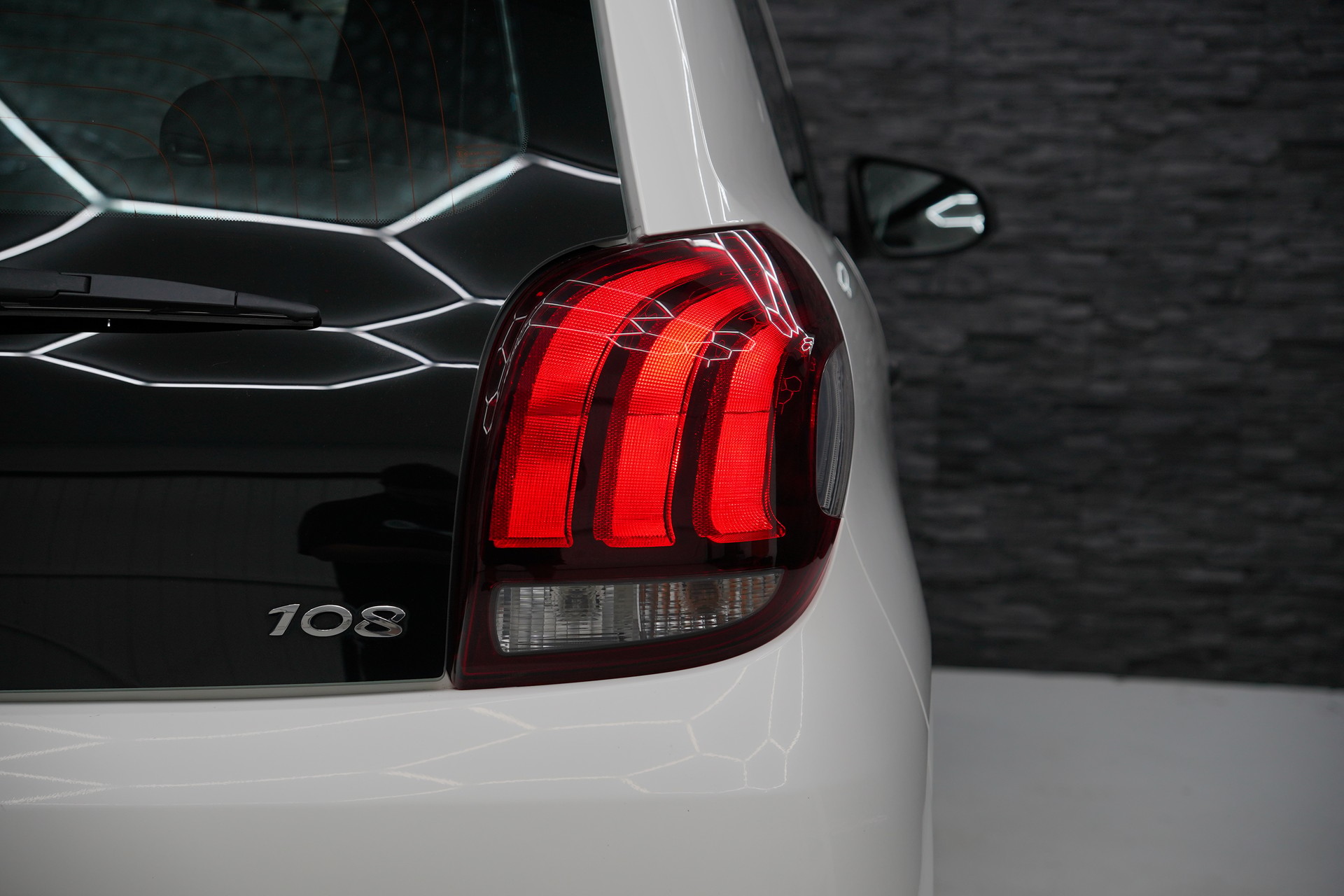 PEUGEOT 108 e-1.0 VTi Stop&Start Active Top-image-9