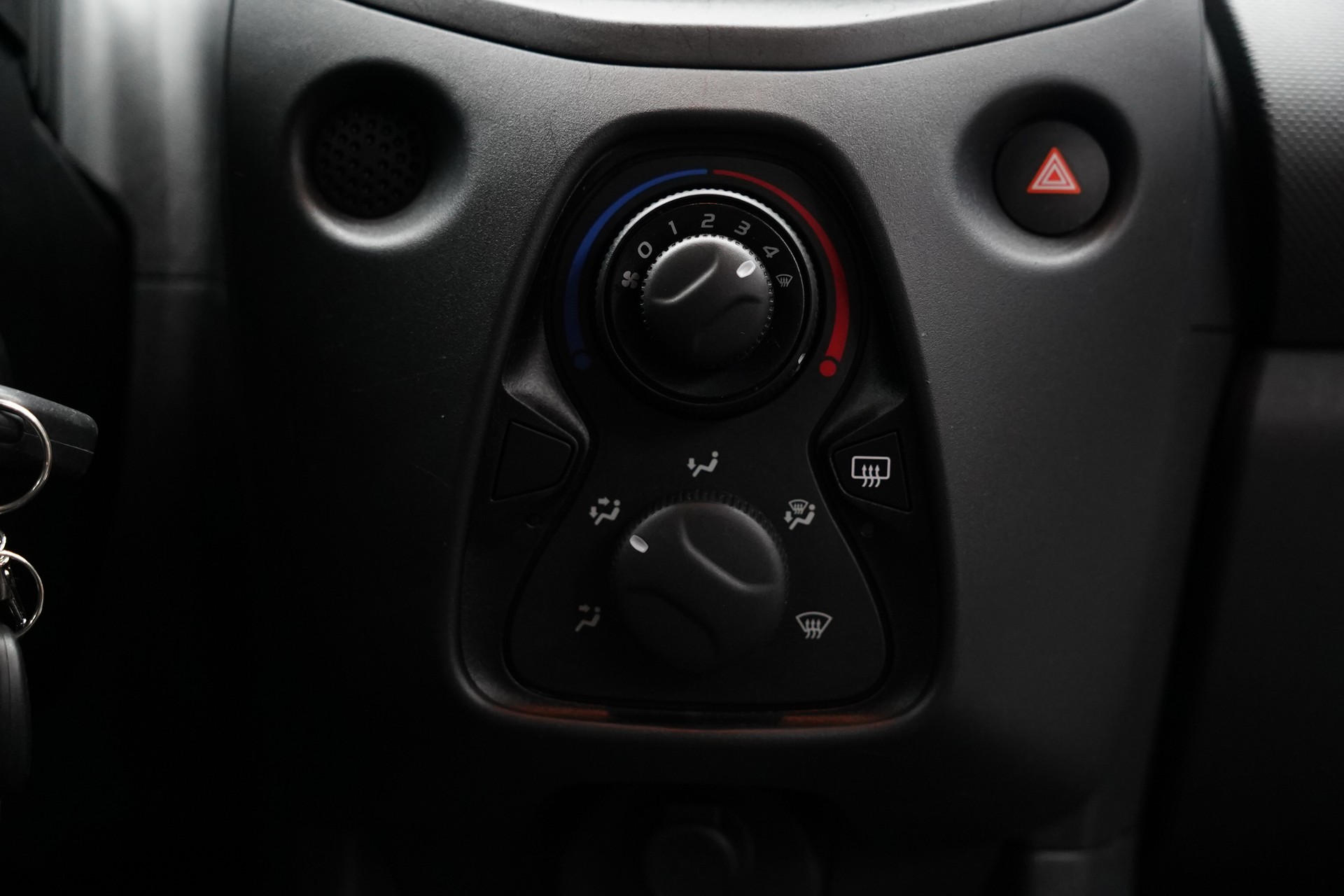 PEUGEOT 108 e-1.0 VTi Stop&Start Active Top-image-20