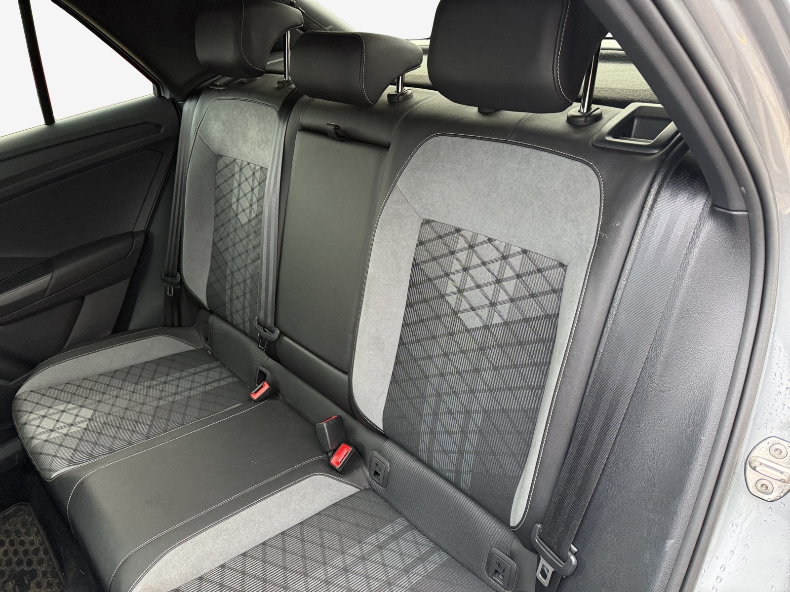 VW T-Roc 2.0 TSI R-Line DSG 4Motion-image-11