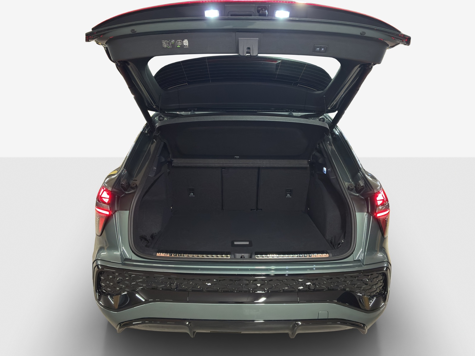 AUDI Q3 SUV 110 kW TFSI S tronic-image-12