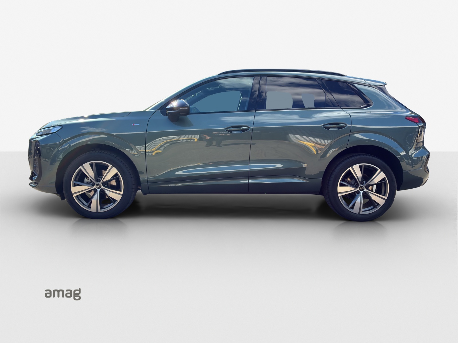AUDI Q3 SUV 110 kW TFSI S tronic-image-1
