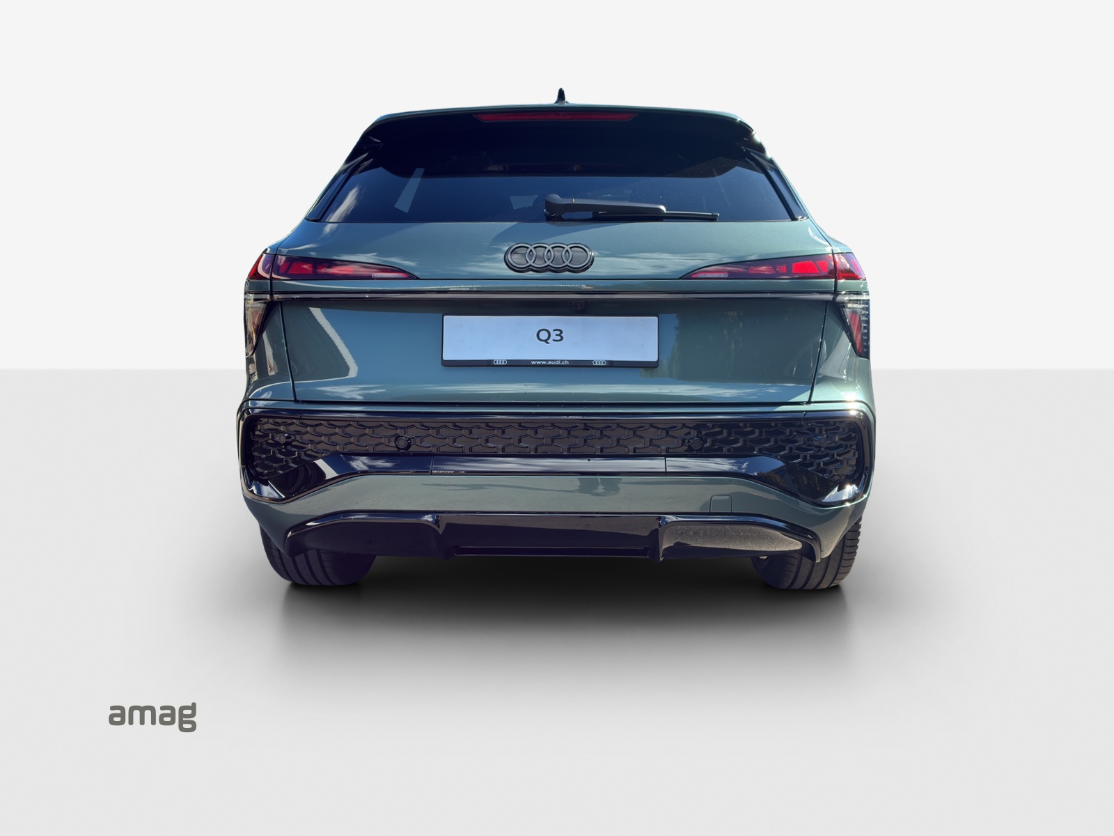 AUDI Q3 SUV 110 kW TFSI S tronic-image-3