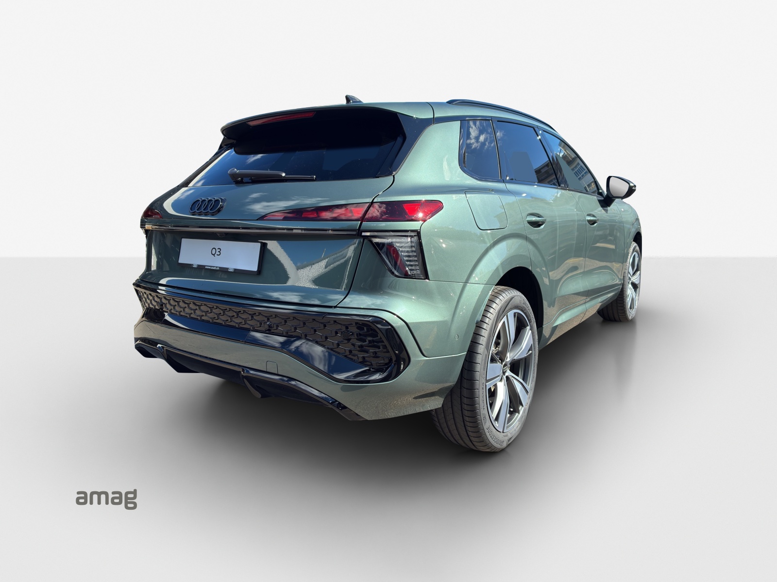 AUDI Q3 SUV 110 kW TFSI S tronic-image-4