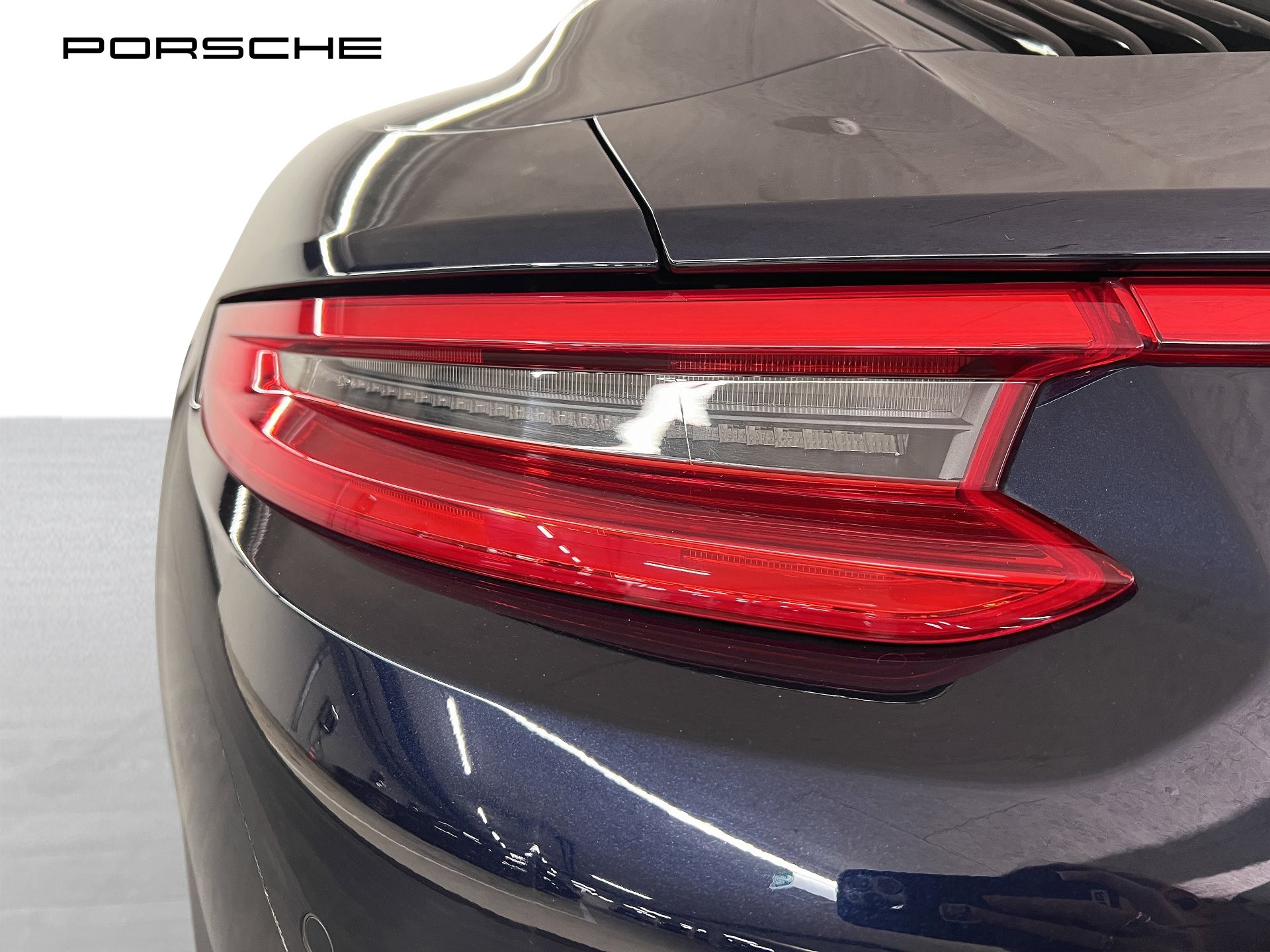 PORSCHE 911 Carrera 4S Cabriolet-image-15