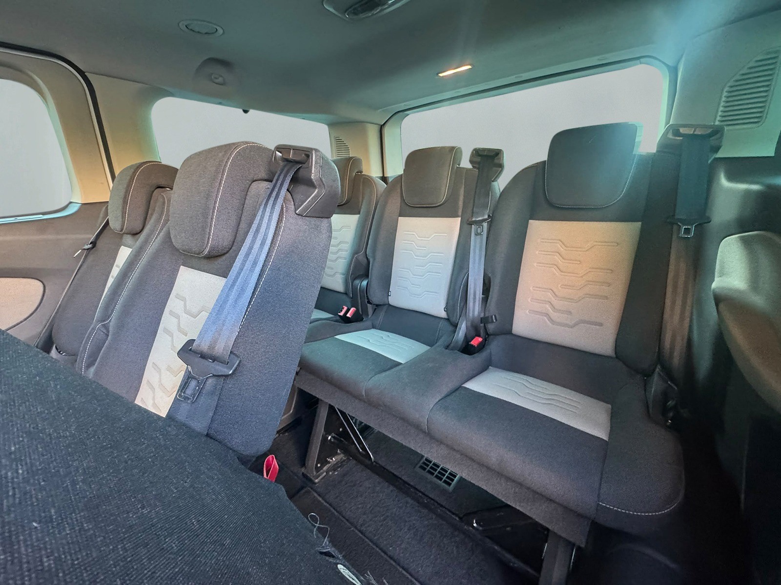 FORD Tourneo Custom 300 L1H1 Titanium-image-5