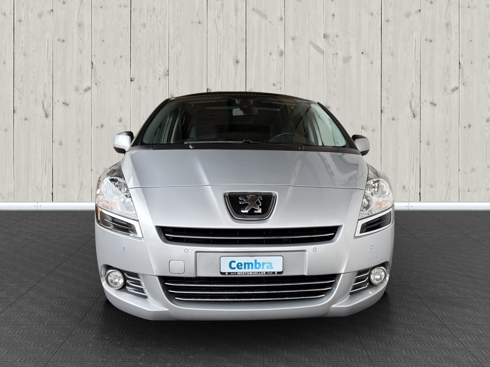 PEUGEOT 5008 1.6 HDI Business EGS6-image-1