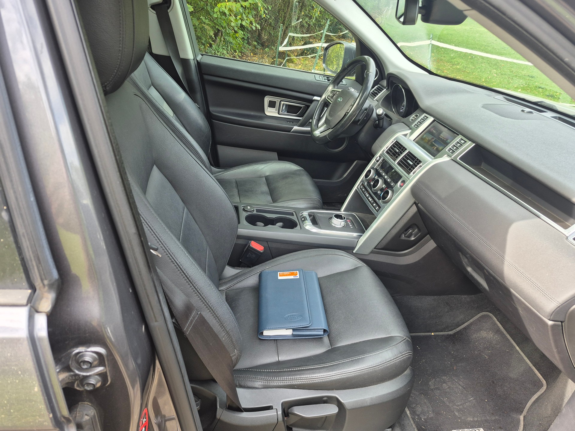 LAND ROVER Discovery Sport 2.0 TD4 HSE AT9-image-7