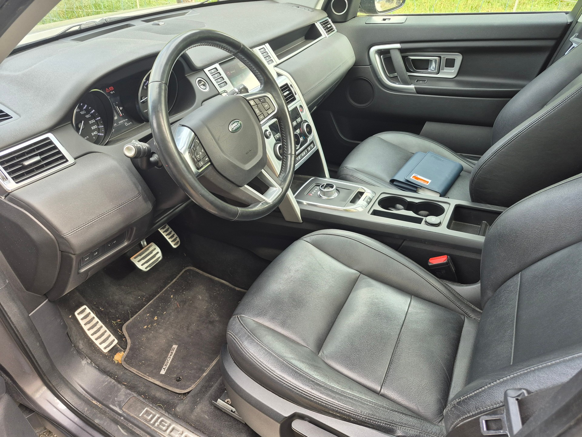 LAND ROVER Discovery Sport 2.0 TD4 HSE AT9-image-8