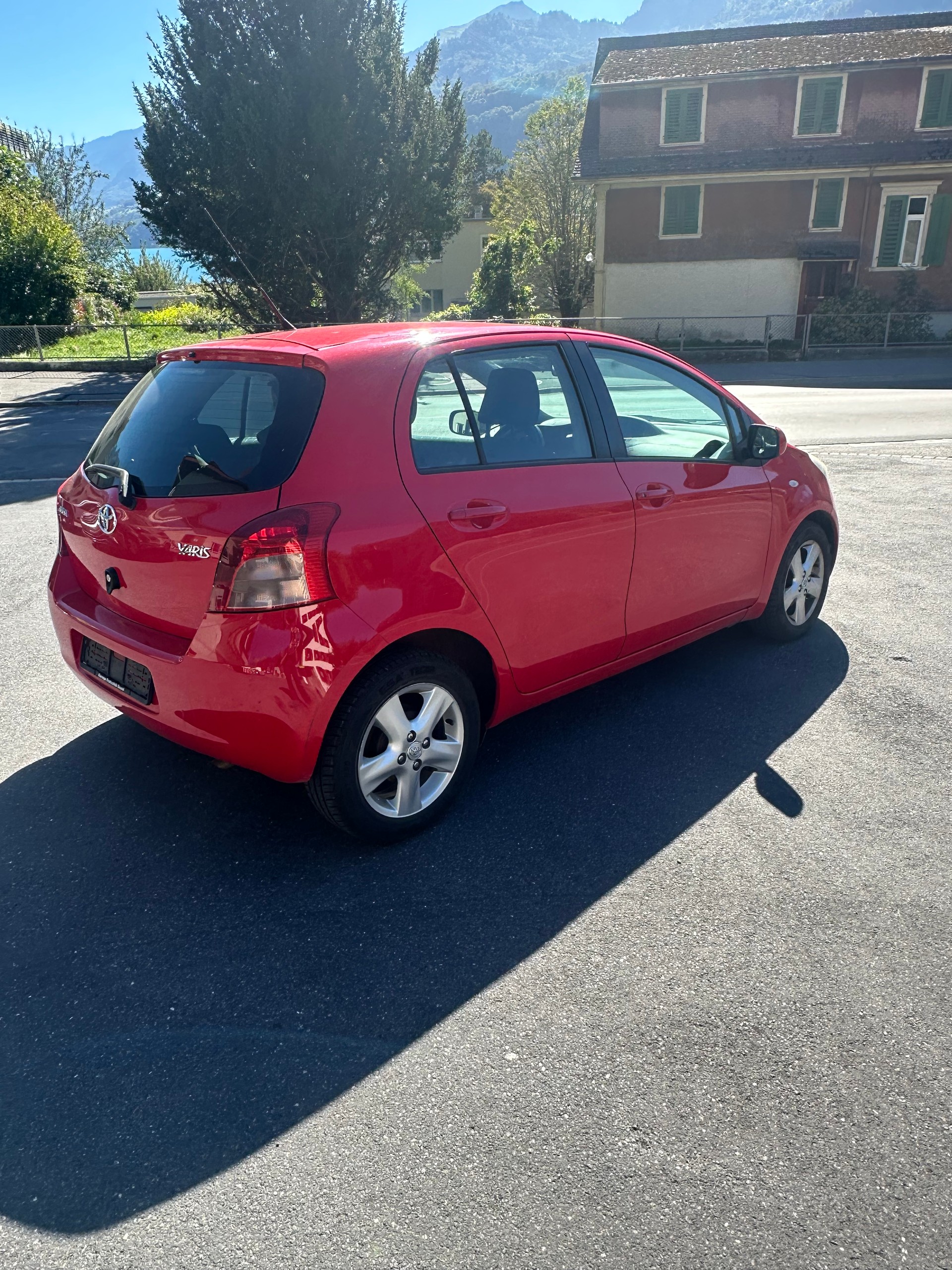 TOYOTA Yaris 1.3 Linea Luna-image-4