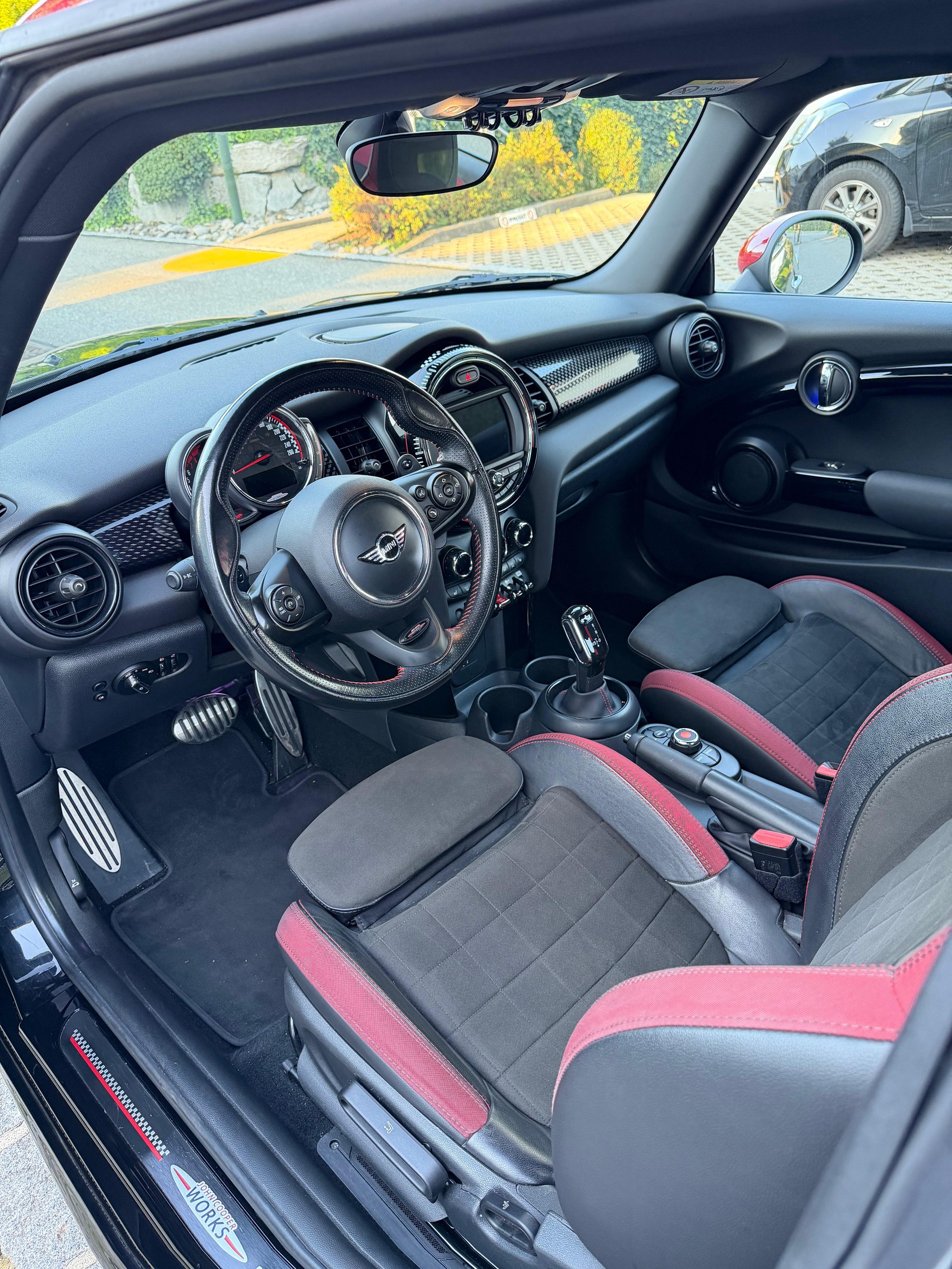 MINI MINI Cooper John Cooper Works Steptronic *Facelift*-image-4