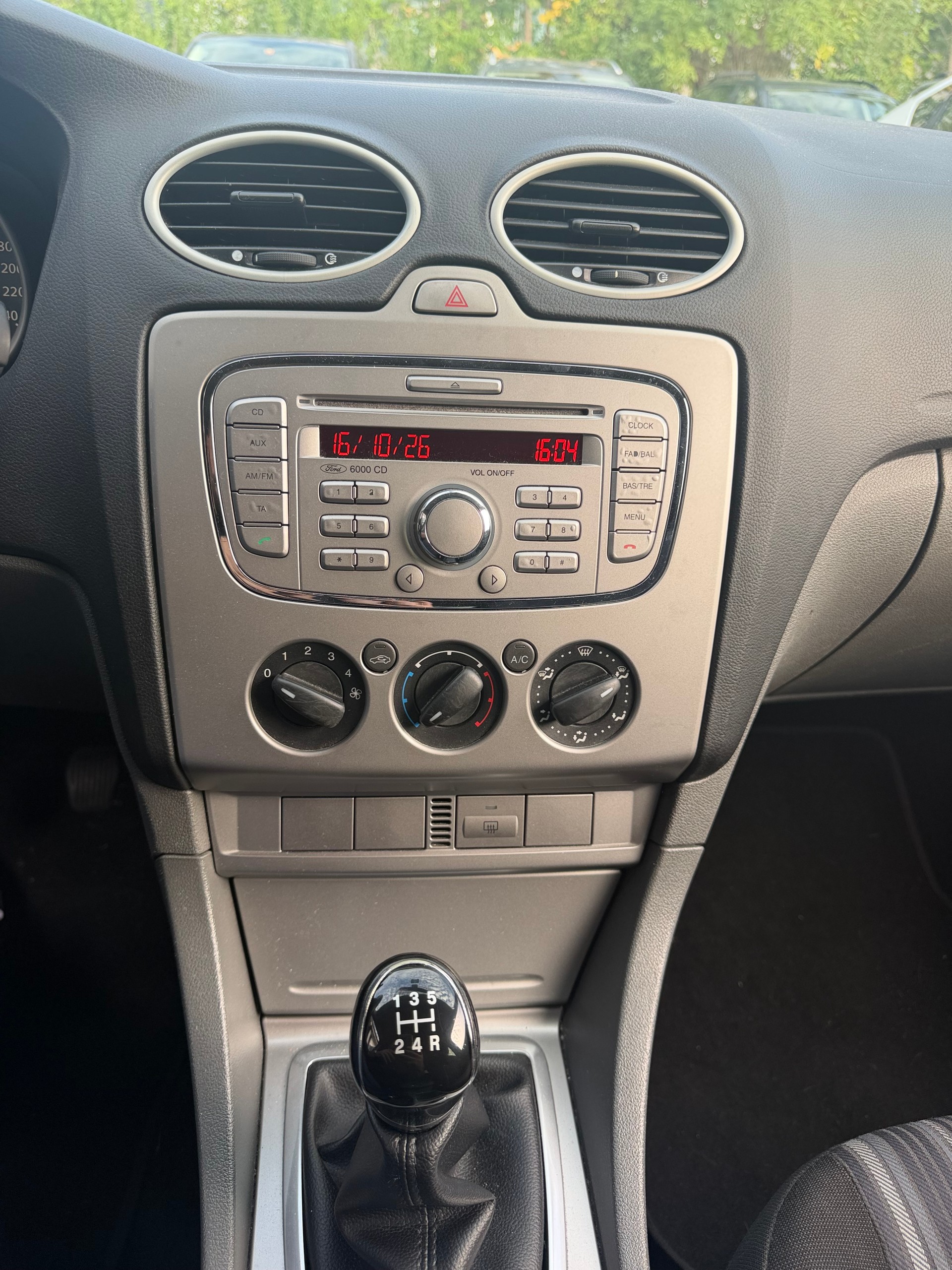 FORD Focus 1.6i VCT Carving-image-10