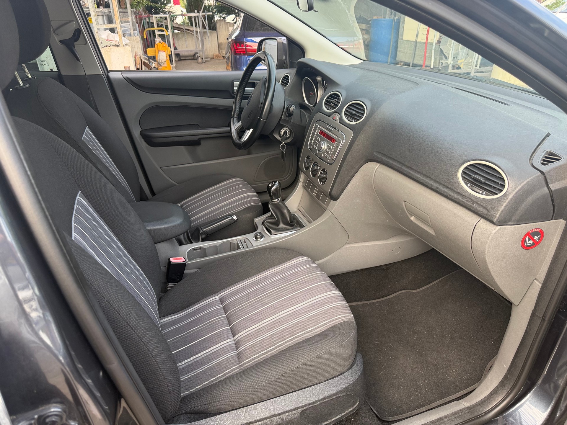 FORD Focus 1.6i VCT Carving-image-6