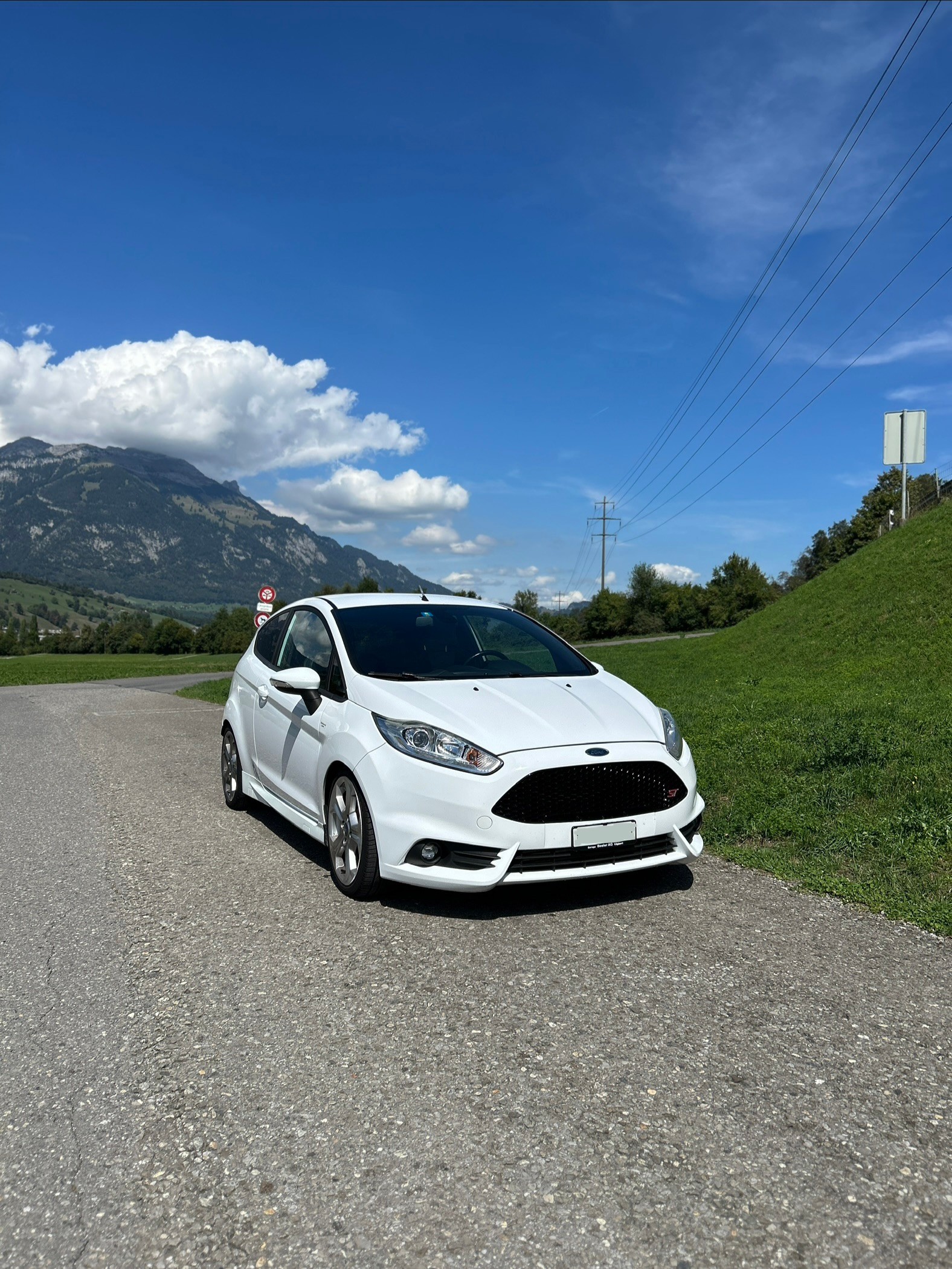 Car photo