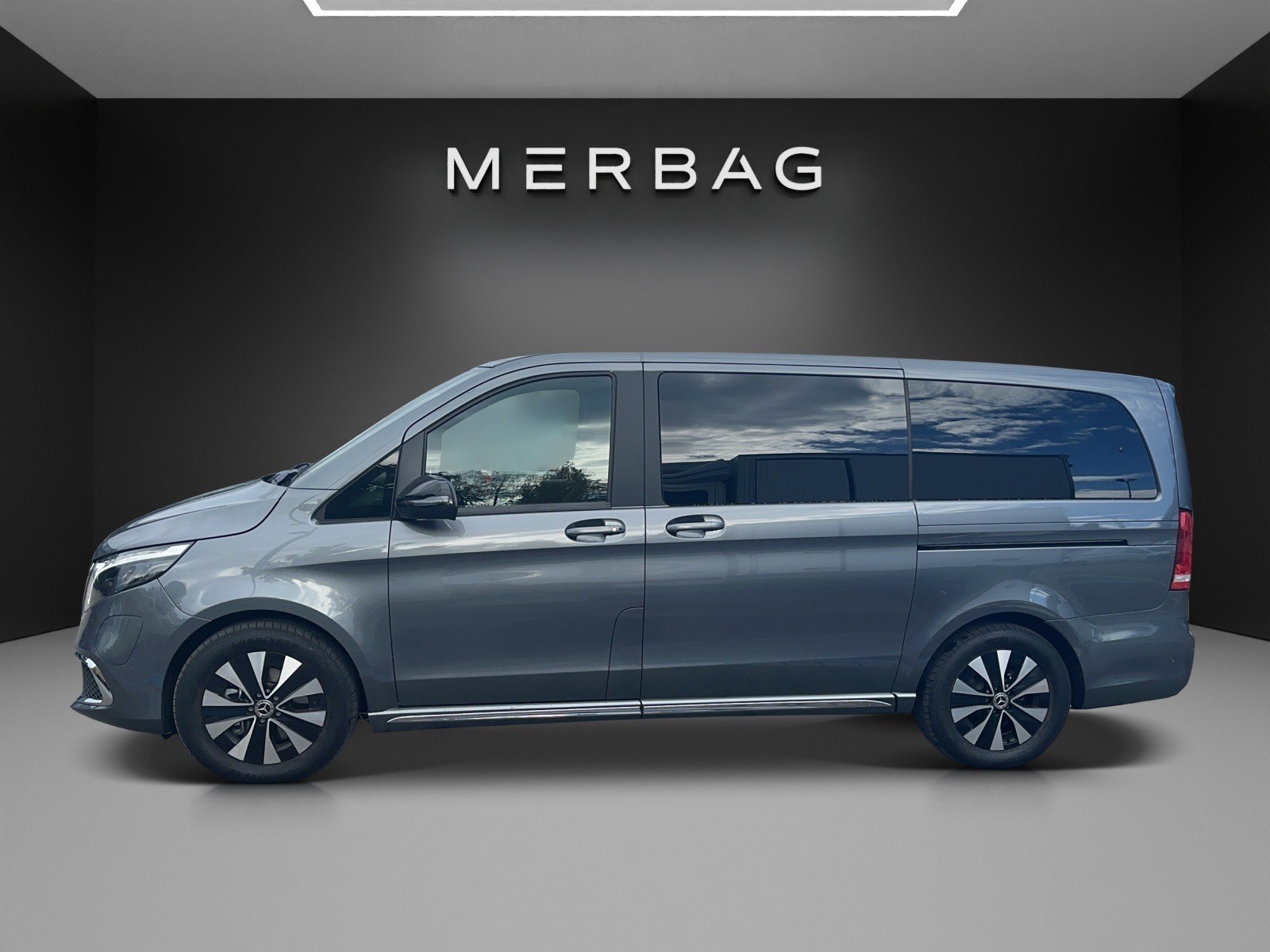 MERCEDES-BENZ EQV 300 lang-image-4