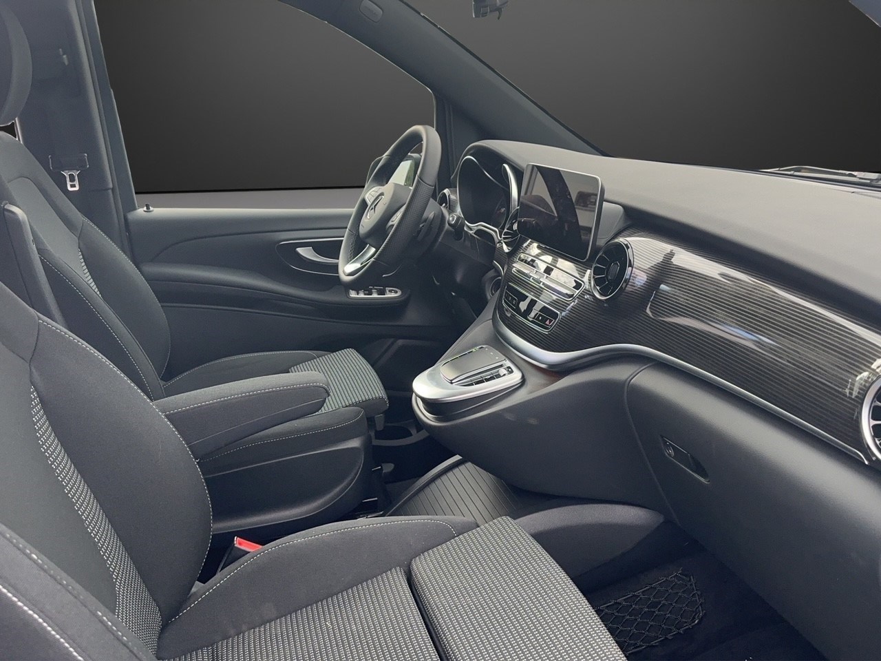 MERCEDES-BENZ EQV 300 lang-image-7
