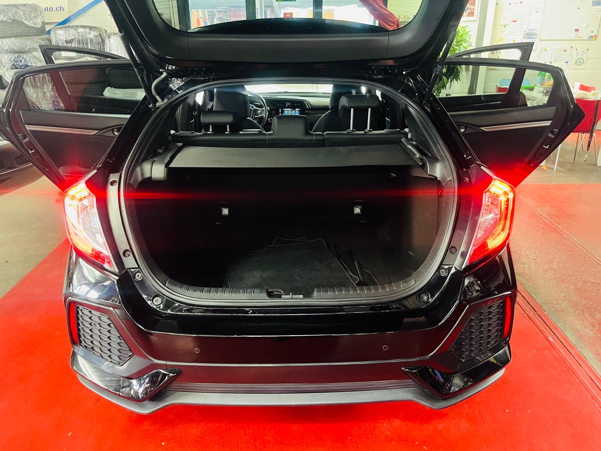 HONDA Civic 1.0 VTEC Elegance CVT-image-9