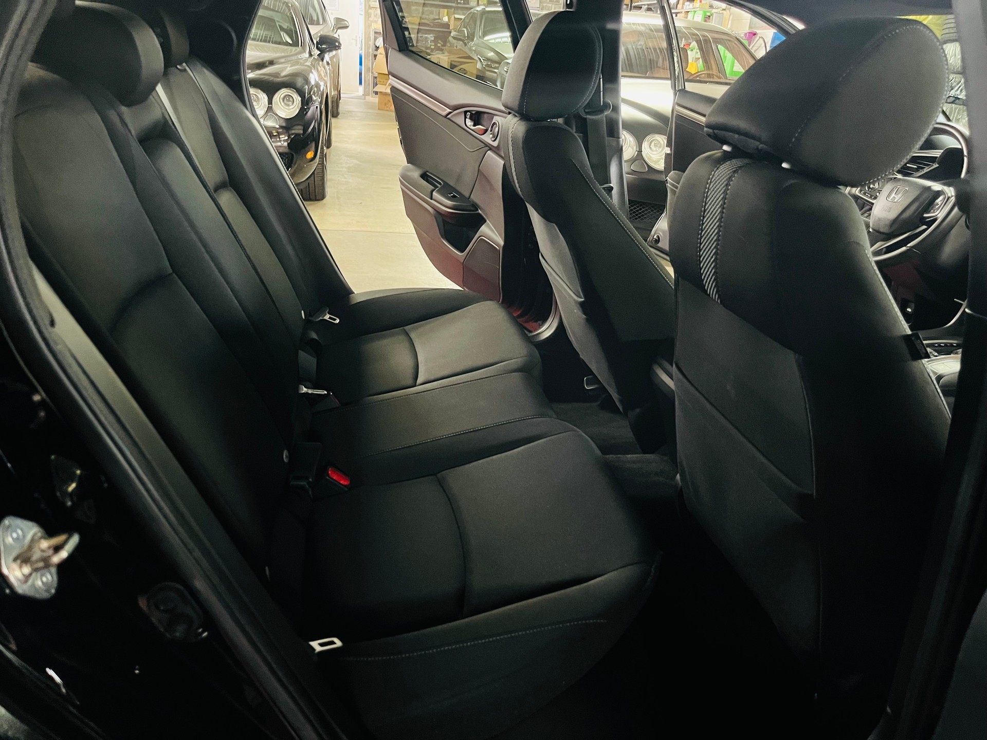 HONDA Civic 1.0 VTEC Elegance CVT-image-11