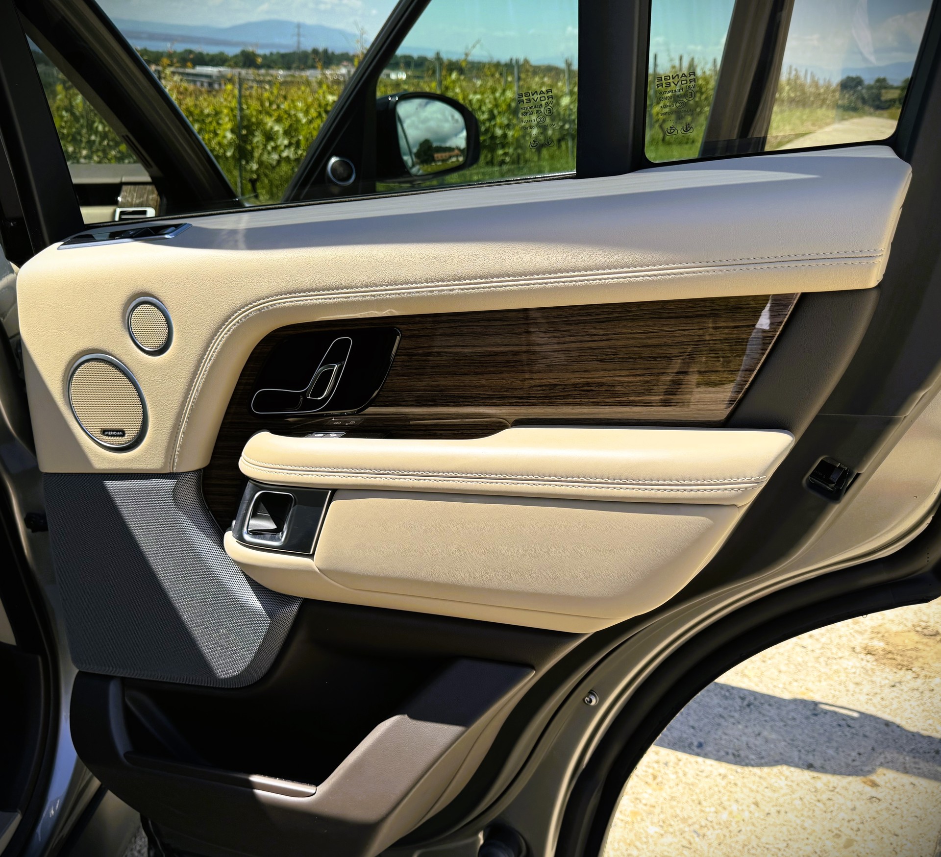 LAND ROVER Range Rover 2.0 Si4 P400e PHEV Vogue Automatic-image-19