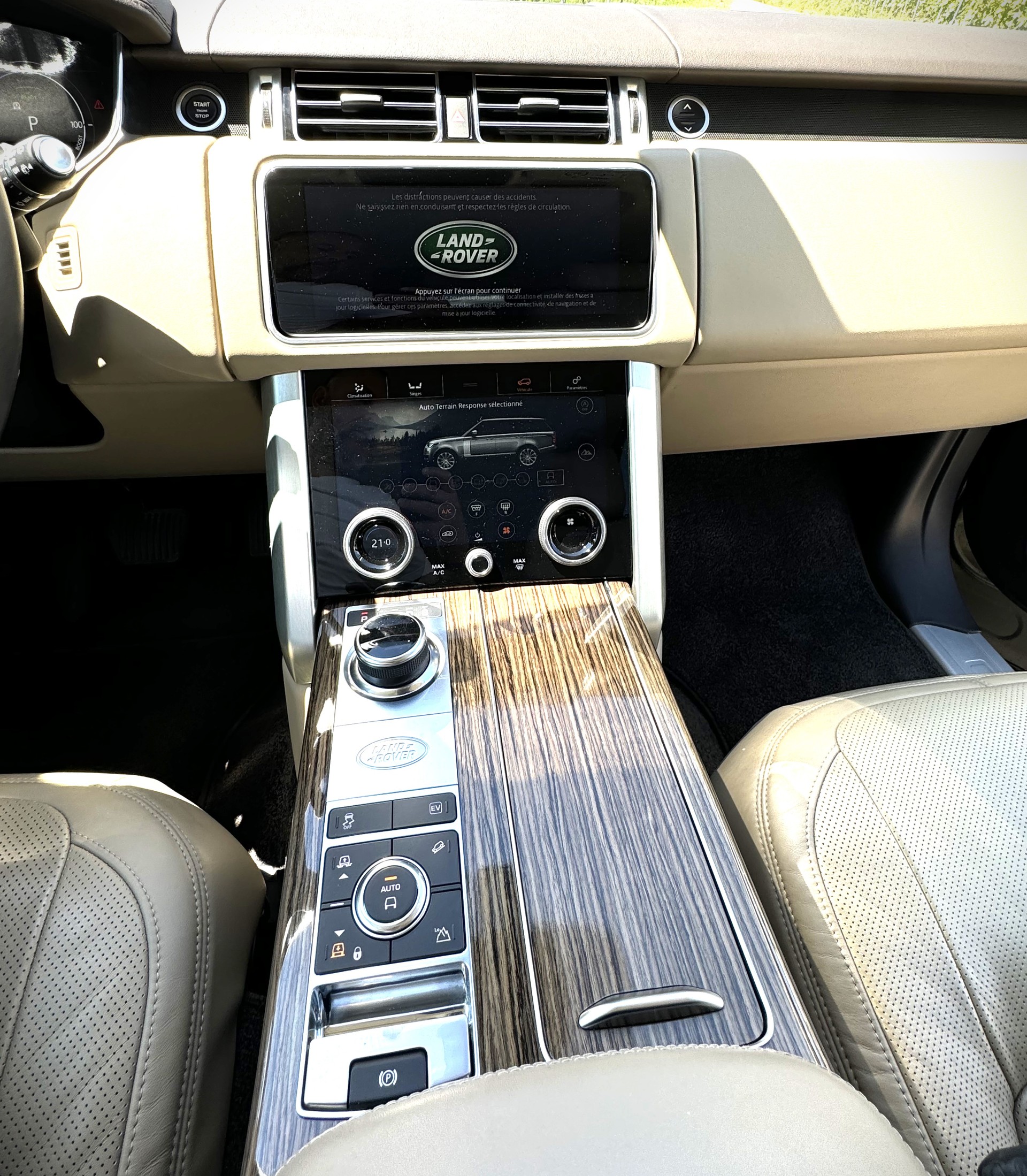 LAND ROVER Range Rover 2.0 Si4 P400e PHEV Vogue Automatic-image-23