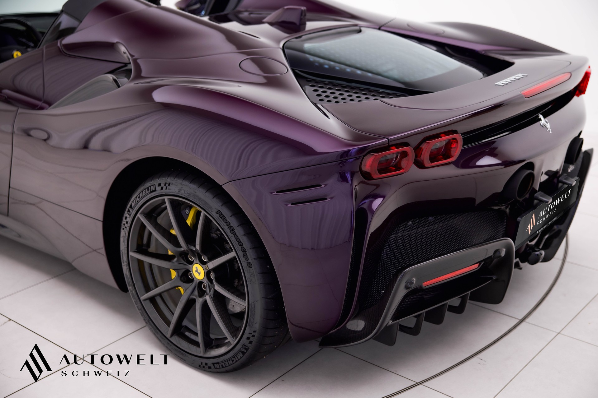 FERRARI SF90 Spider Tailor Made-image-6