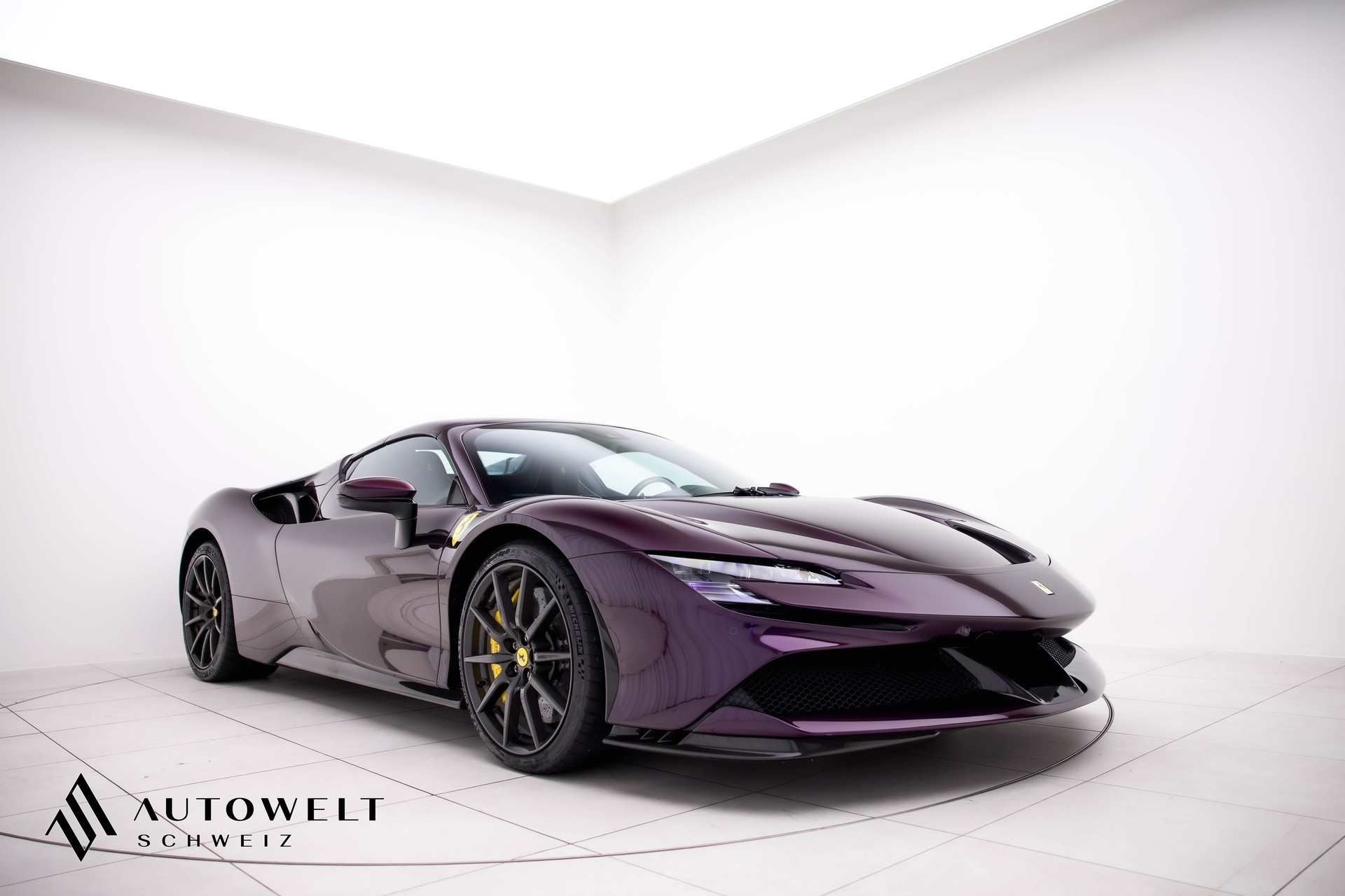 FERRARI SF90 Spider Tailor Made-image-1